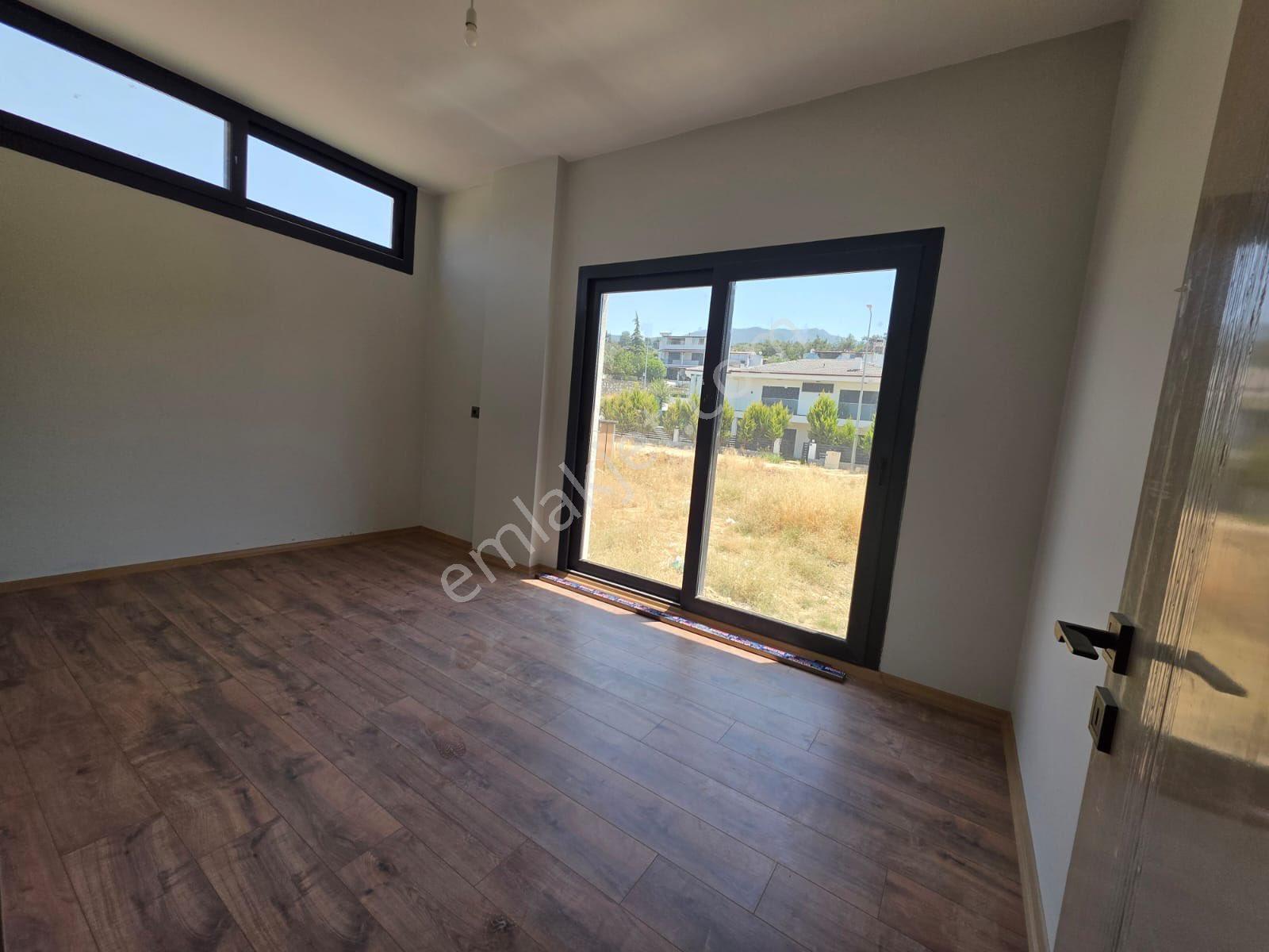 Kuşadası Davutlarda Yeni, Bahçeli Ve Havuzlu 3+1 Müstakil Villa - Görsel 10