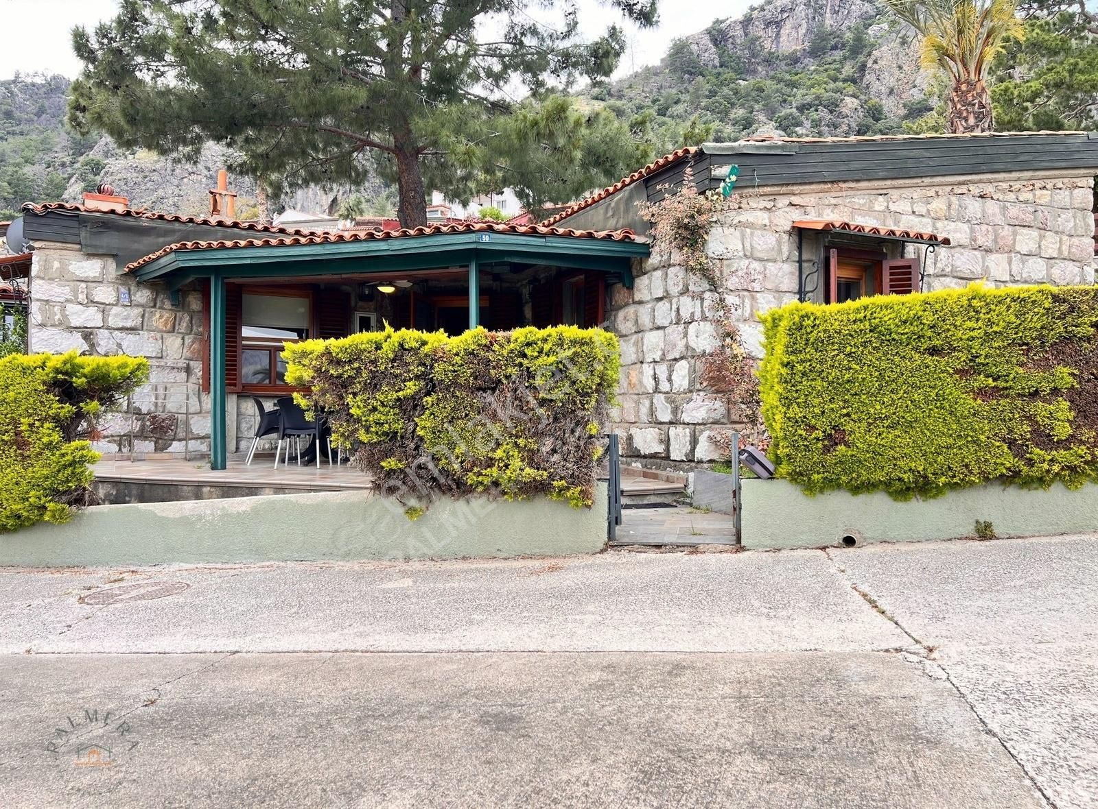 Turunç Amos Profesörler Sitesi'nde Satlık Deniz Manzaralı Taş Ev - Görsel 9