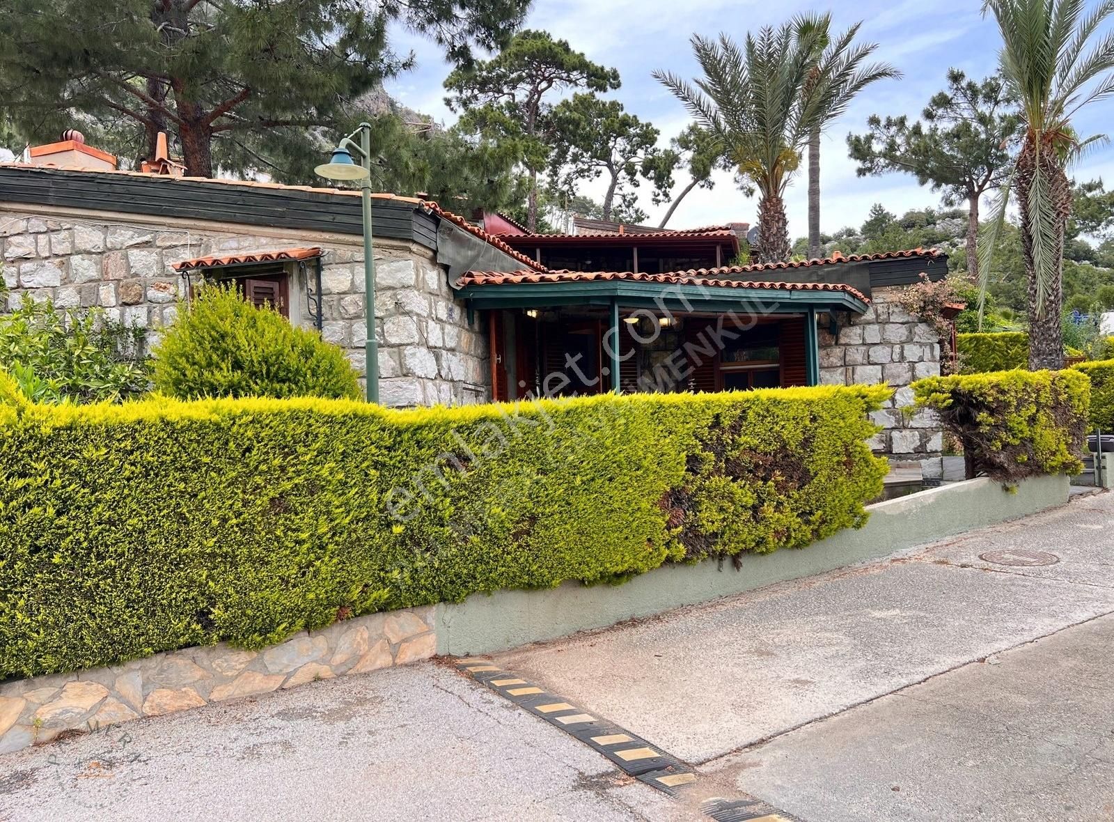 Turunç Amos Profesörler Sitesi'nde Satlık Deniz Manzaralı Taş Ev - Görsel 25