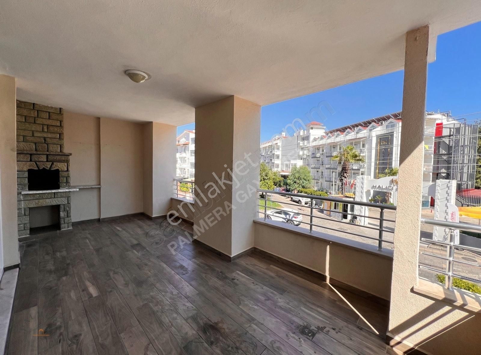 Marmaris Kemeraltı Tabela Değeri Yüksek 3 Cephe Satılık Daire