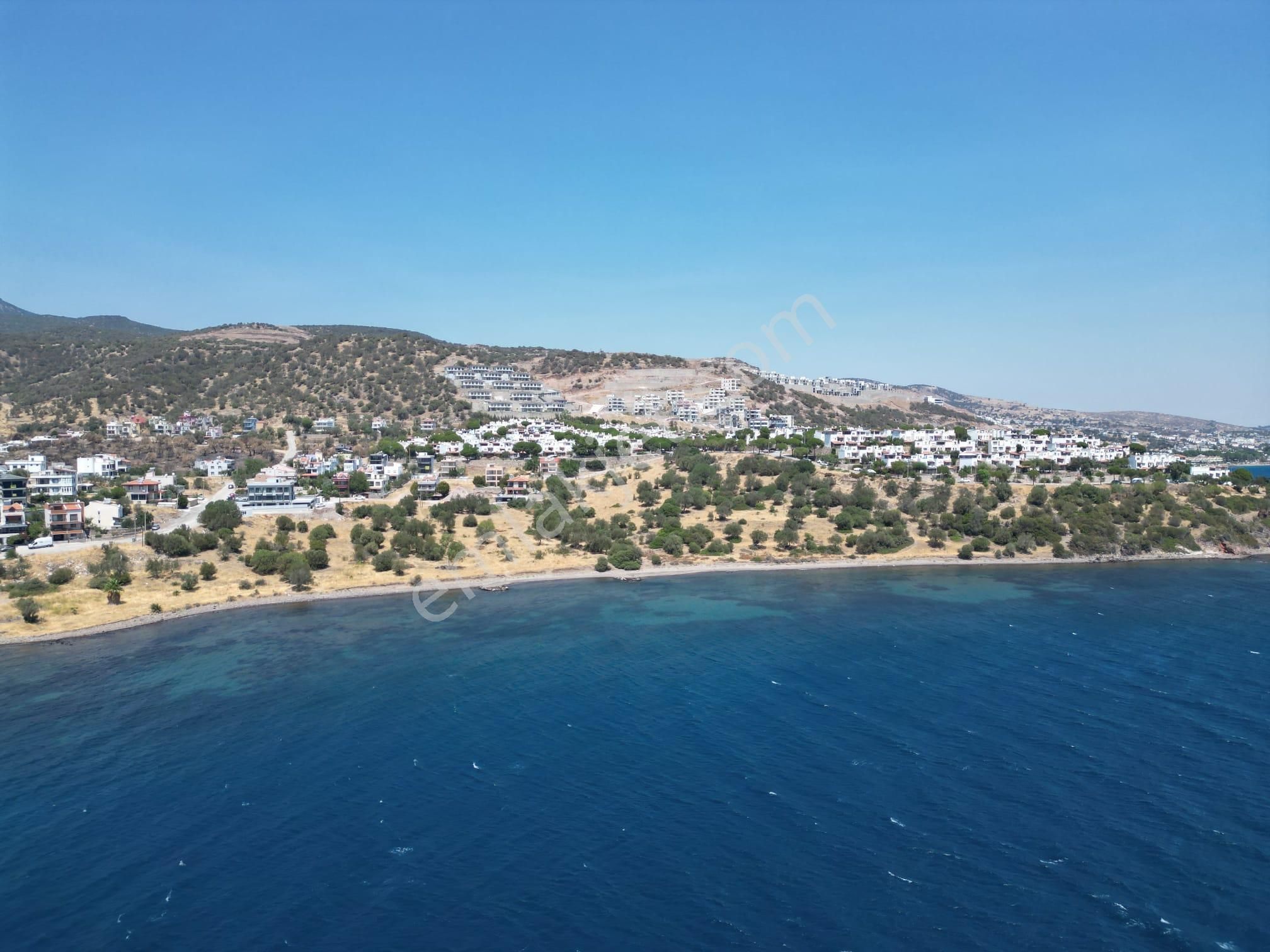 Egenin İncisi Çandarlıda Muhteşem Deniz Manzaralı Satılık Villa