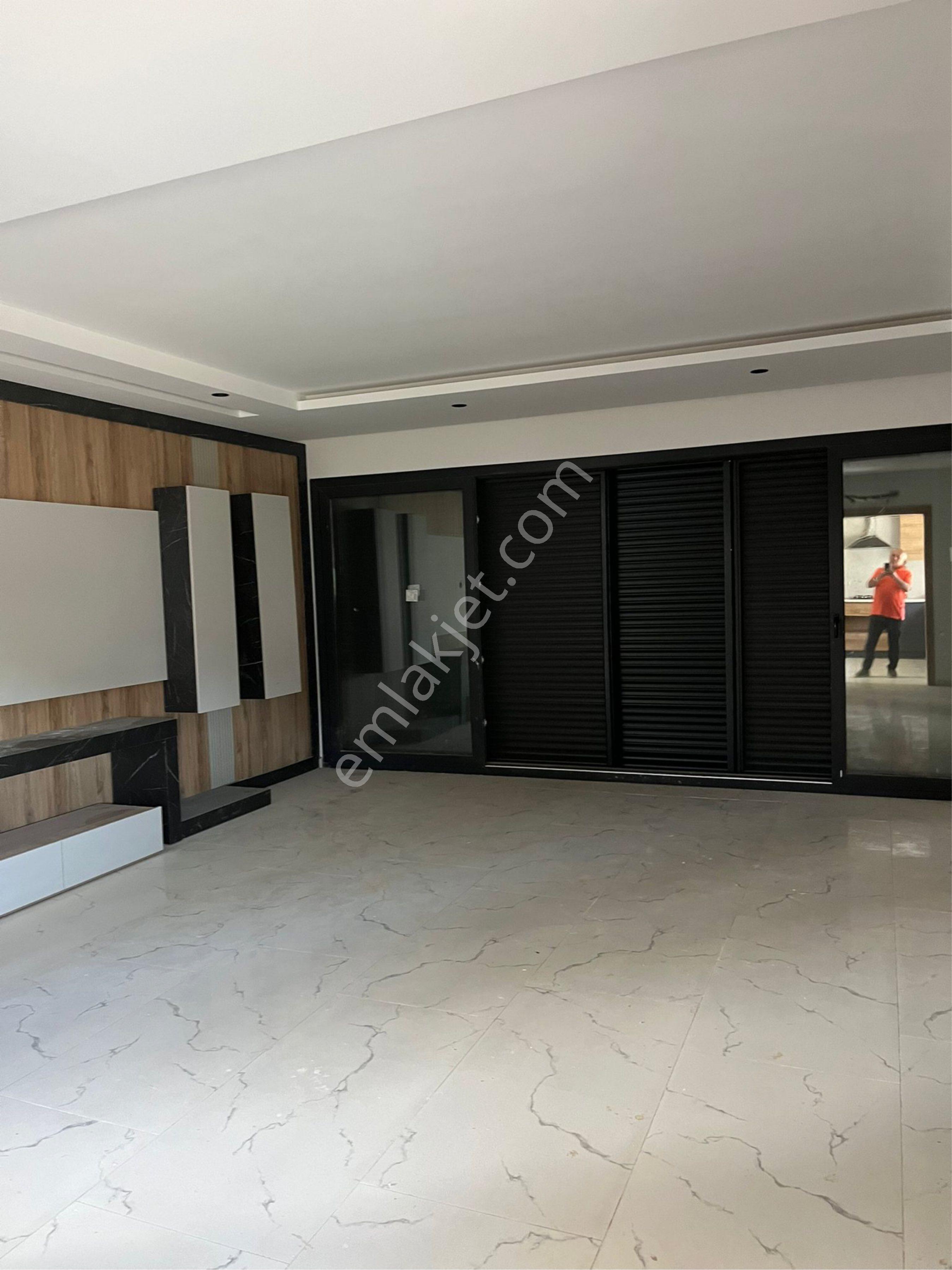 Karaova'da Tek Müstakil 4+1 Sıfır Satılık Villa - Görsel 3