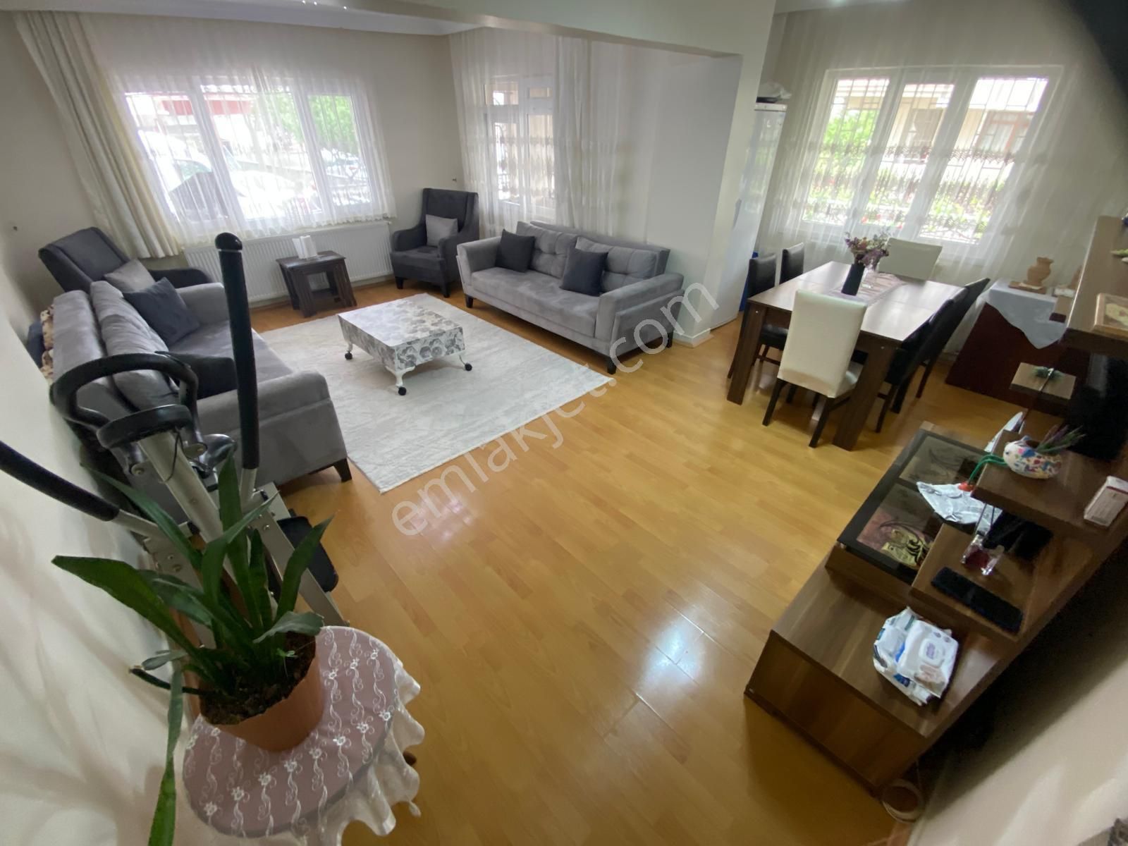 Sincan Tandoğan Mah. Belediyenın Üstünde Ful Yapılı Salon Bağımsız 3+1 Daire
