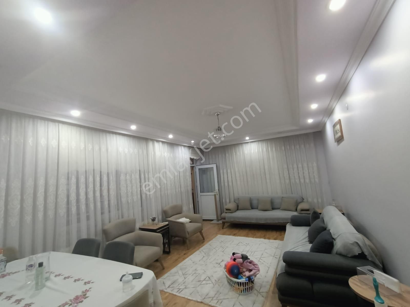 Körfez Hacıosman Mahallesinde 3+1/160 M2 Ebeveyn Banyolu Arakat Daire