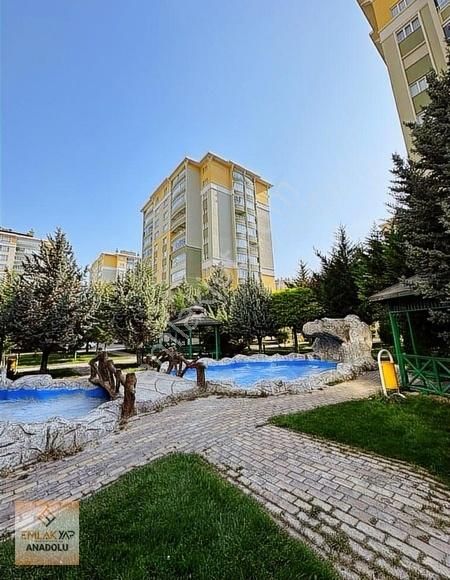 Emlakyaptan Bahçeşehir 2.etapta Satılık 4+1 Arakat Daire