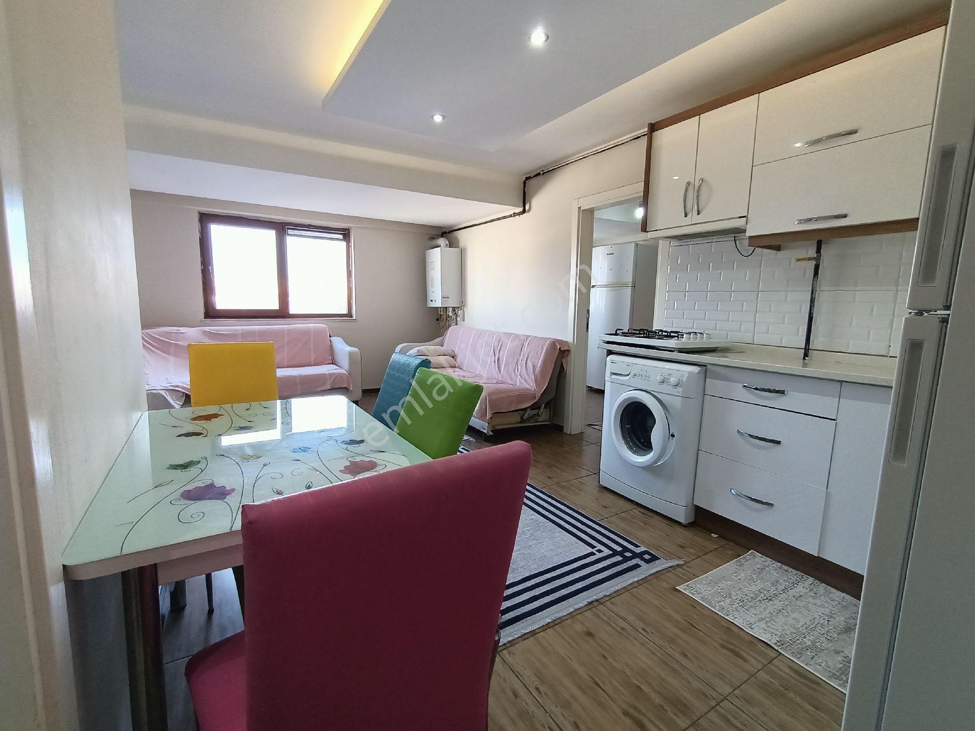 Mimar Sinan'da Ara Kat Yerden Isıtmalı Asansörlü Eşyalı Yönetimli 2+1 Apart