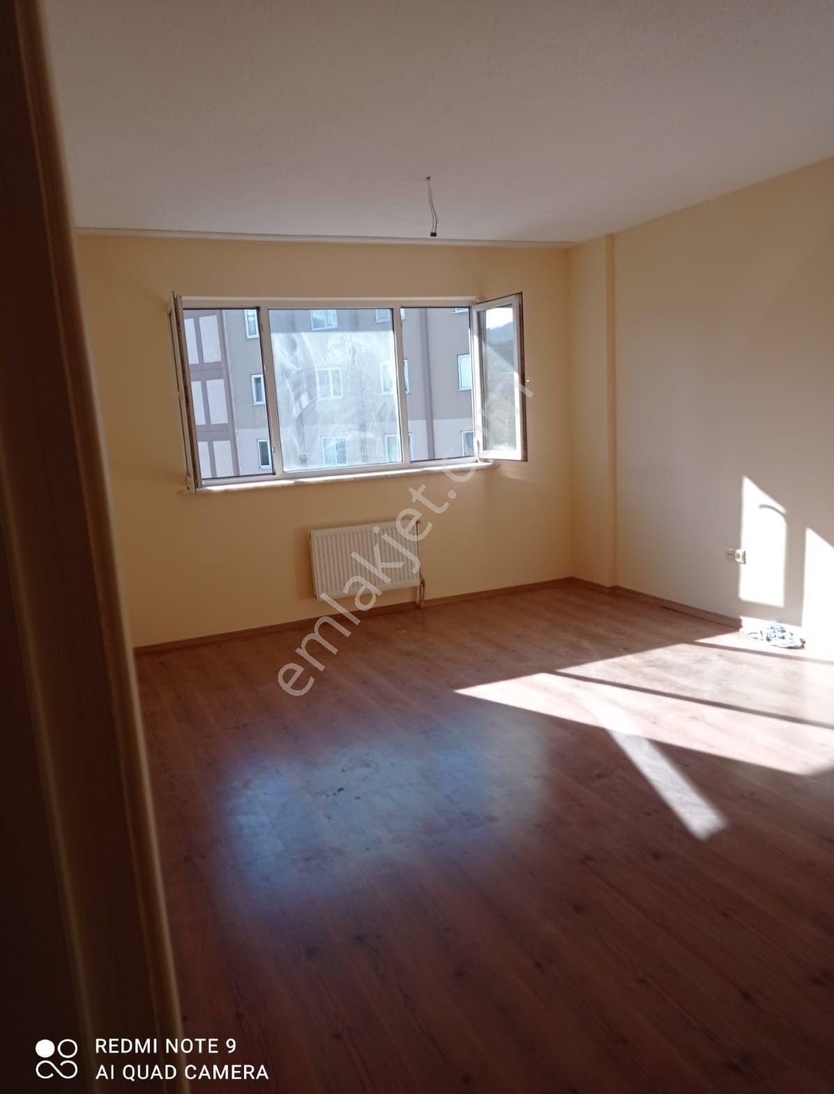 Turpa'dan Deniz Manzaralı, Kapalı Mutfaklı, Doğalgazlı Toki 3+1
