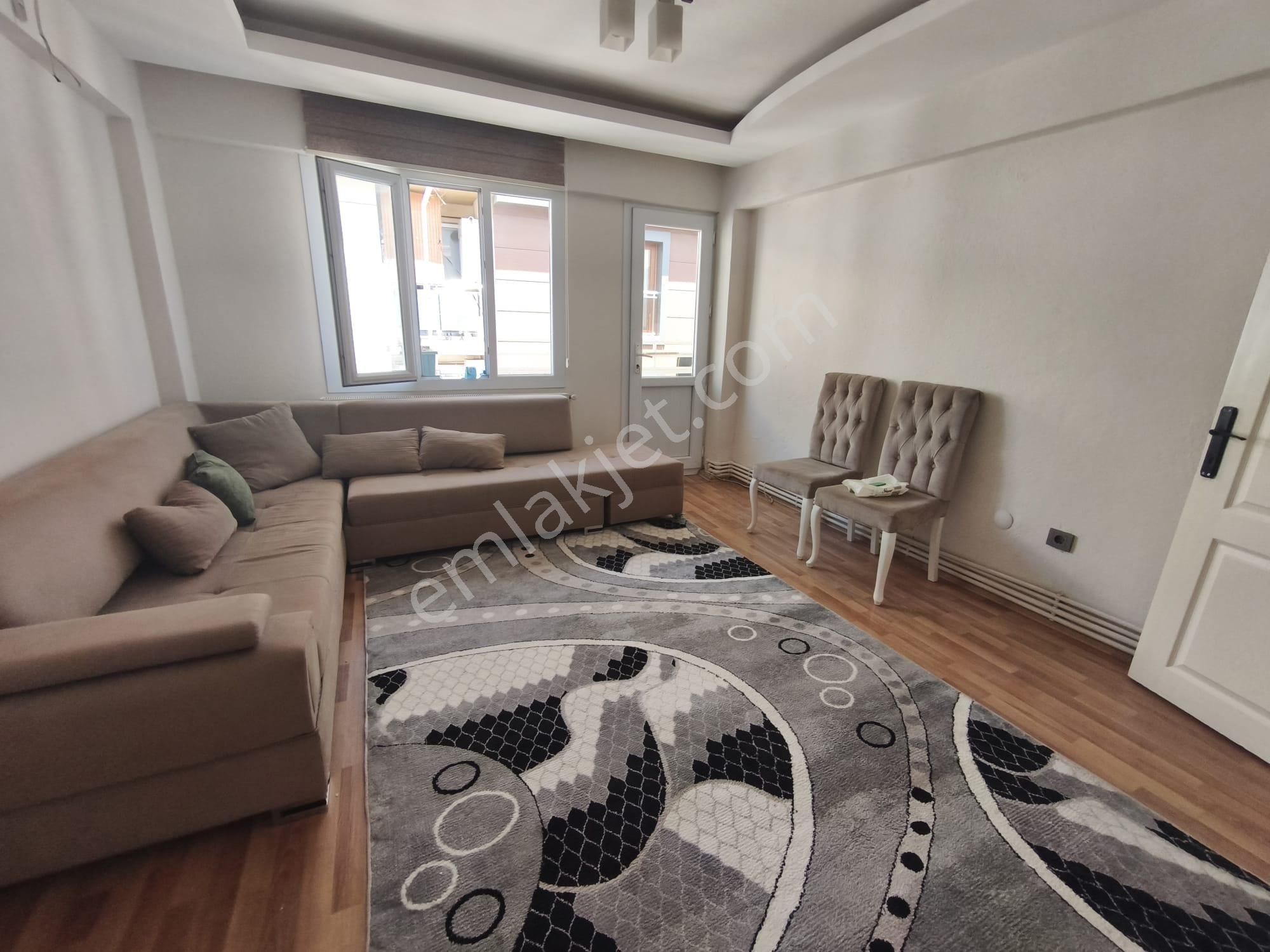 Balçovada Metro Yakını Eşyalı D.gazlı Kiralık 2+1 Daire