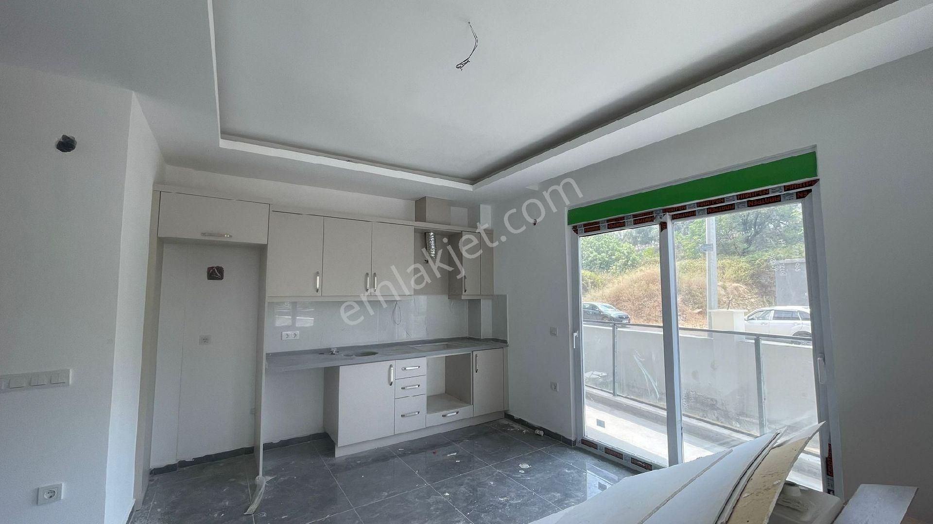 Alanya Mahmutlar Sıfır Satılık 1+1 Havuzlu Daire