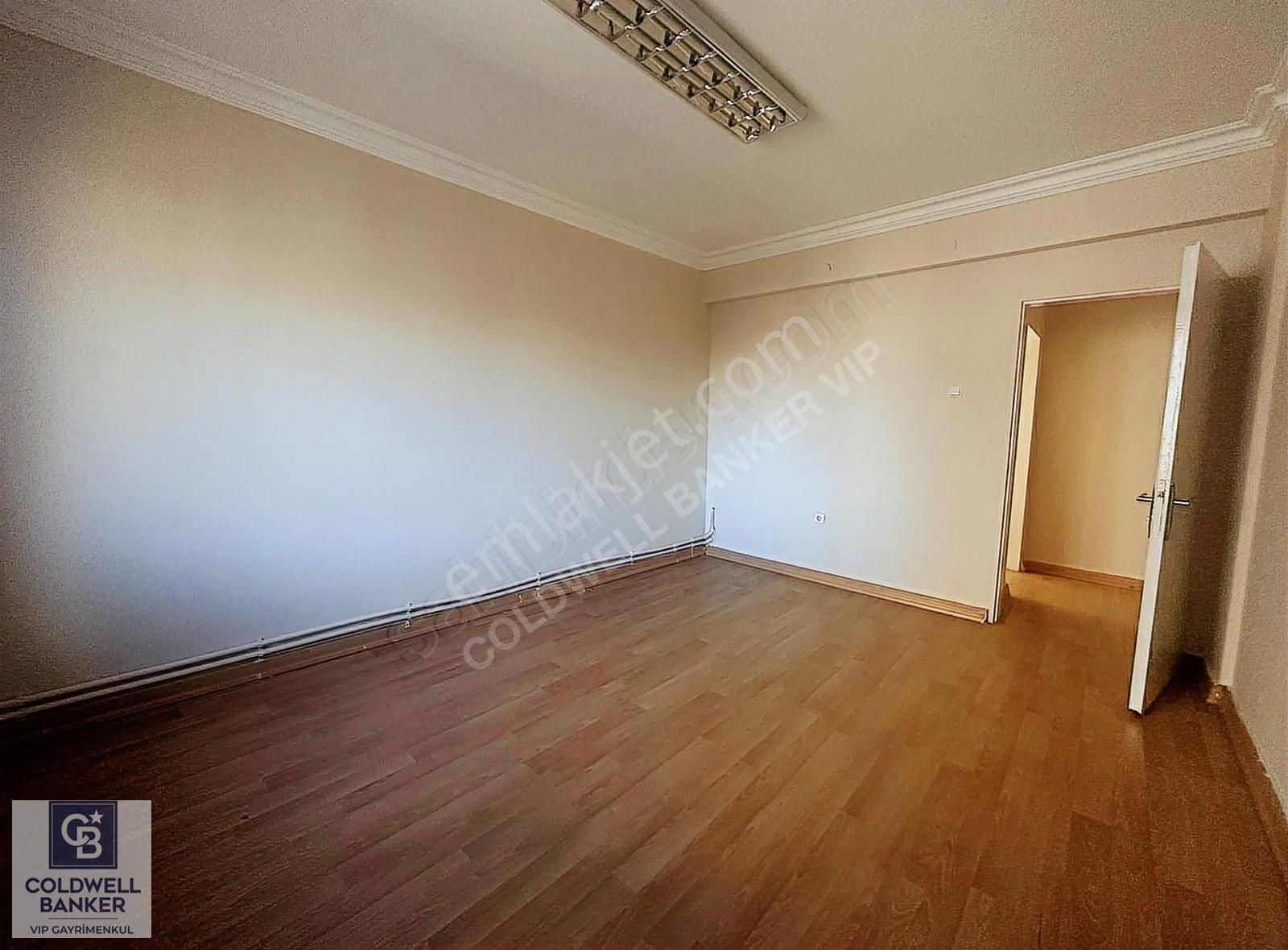 Menekşe-2'de Asansörlü İş Merkezinde Kiralık 2+1 Ofis - Görsel 23