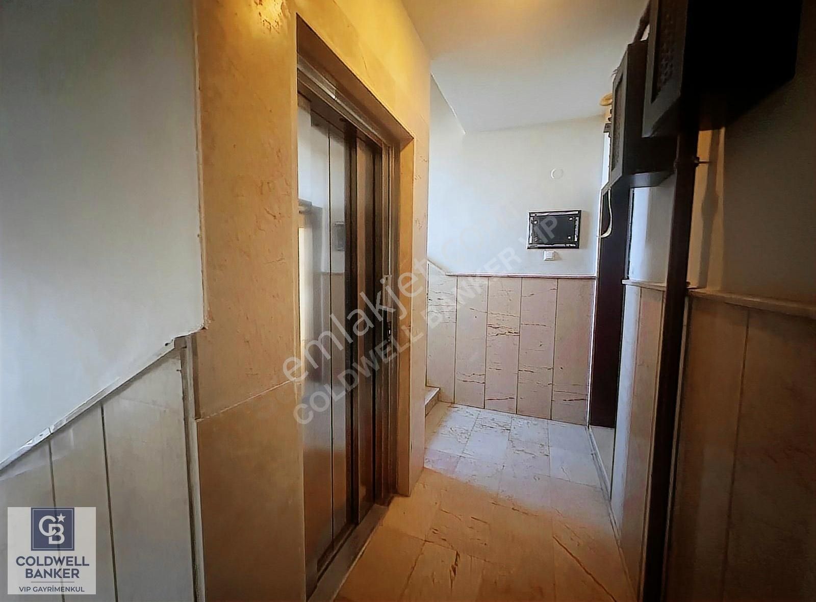 Menekşe-2'de Asansörlü İş Merkezinde Kiralık 2+1 Ofis - Görsel 7