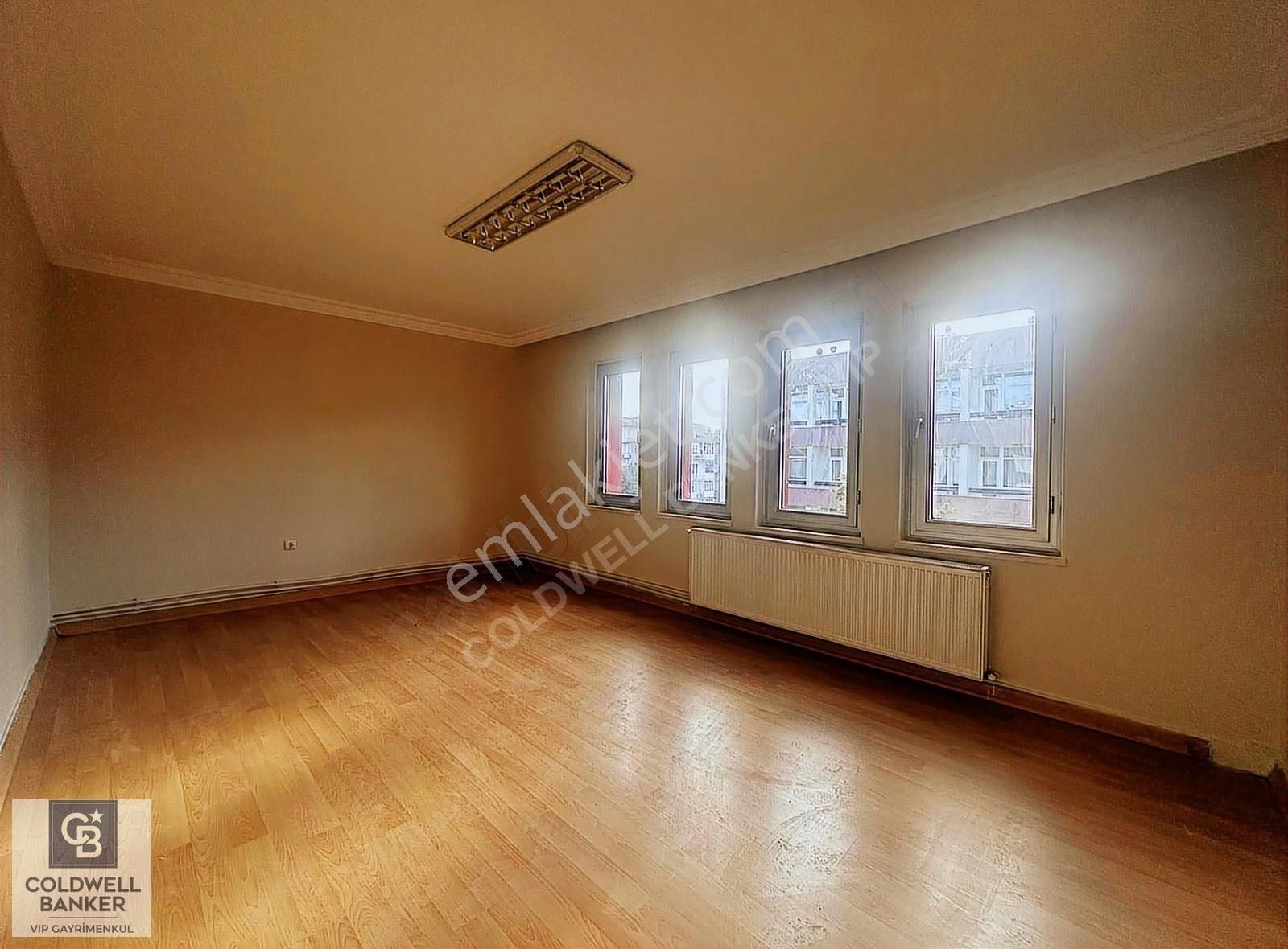 Menekşe-2'de Asansörlü İş Merkezinde Kiralık 2+1 Ofis - Görsel 2