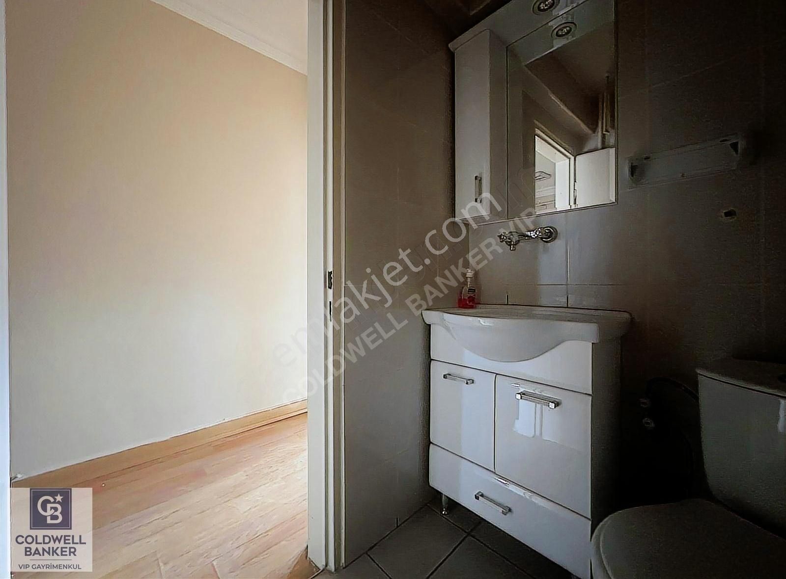 Menekşe-2'de Asansörlü İş Merkezinde Kiralık 2+1 Ofis - Görsel 17