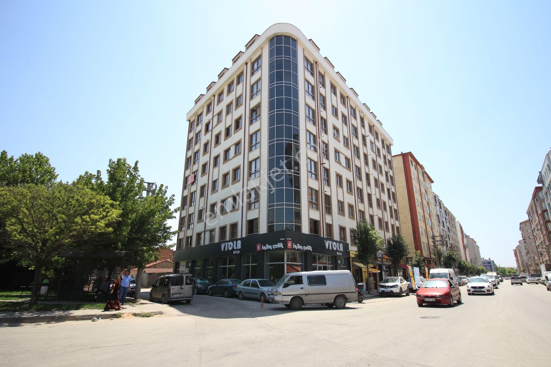 Esgyo'dan İlahiyat Camii Karşısında Bakımlı 3+1 Satılık Daire