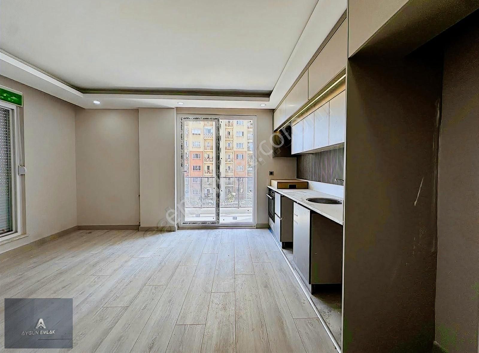 Gazi'de Site İçi Ultra Lüx 1+1 Asansörlü Sıfır Satılık Daire