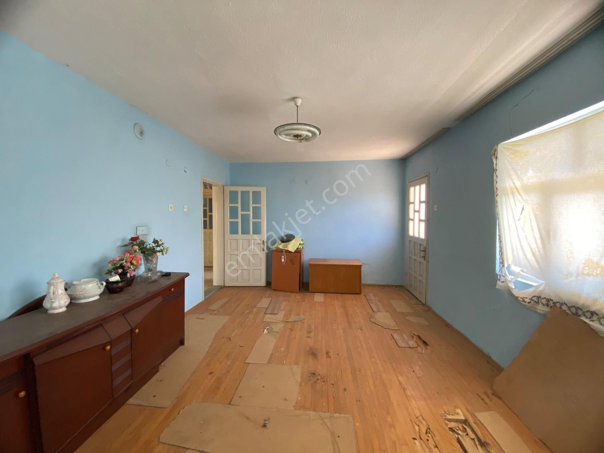 Bergama Kozak Karaveliler’de Satılık Köy Evi Ve Arsası - Görsel 19