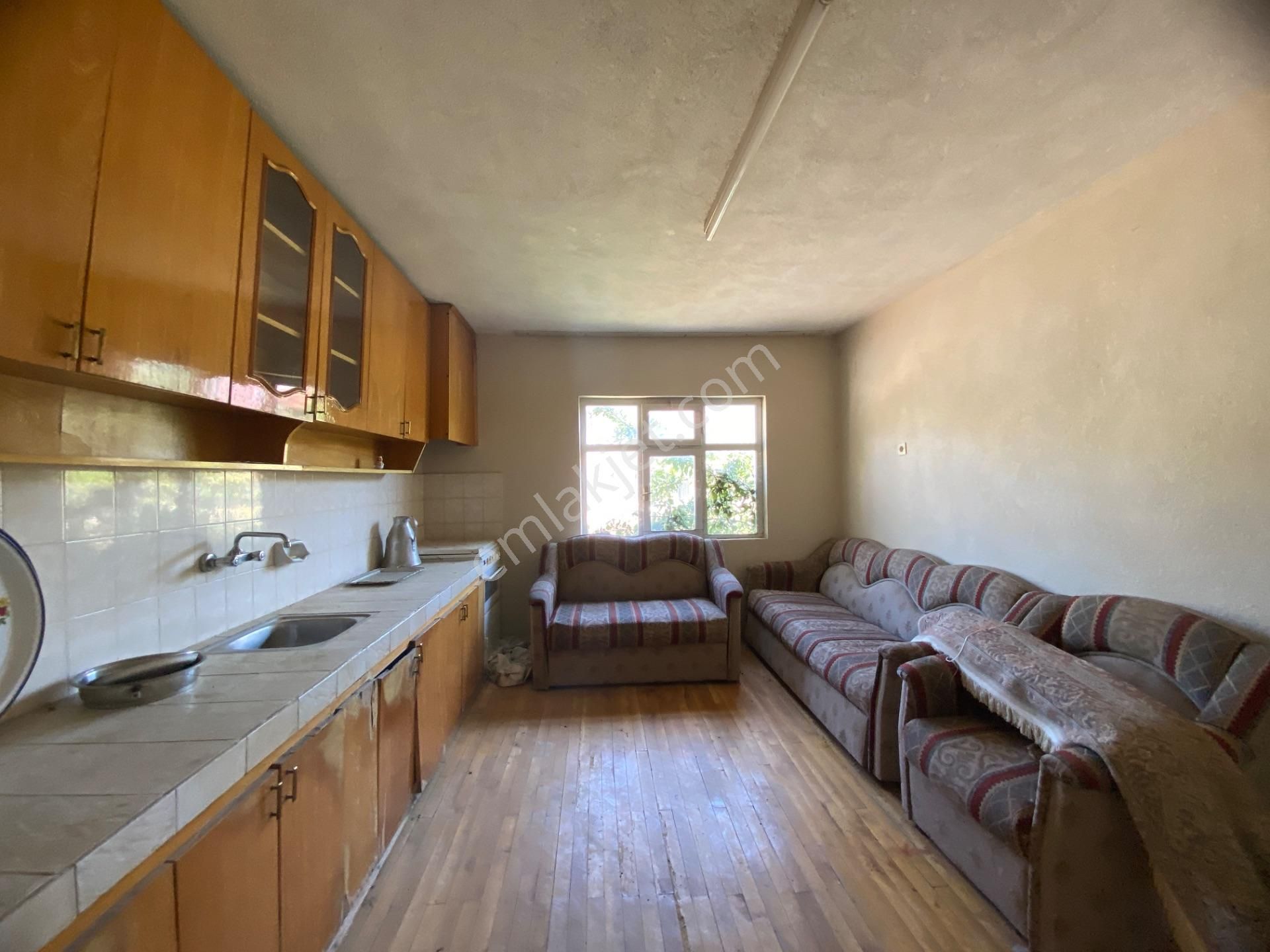 Bergama Kozak Karaveliler’de Satılık Köy Evi Ve Arsası - Görsel 10