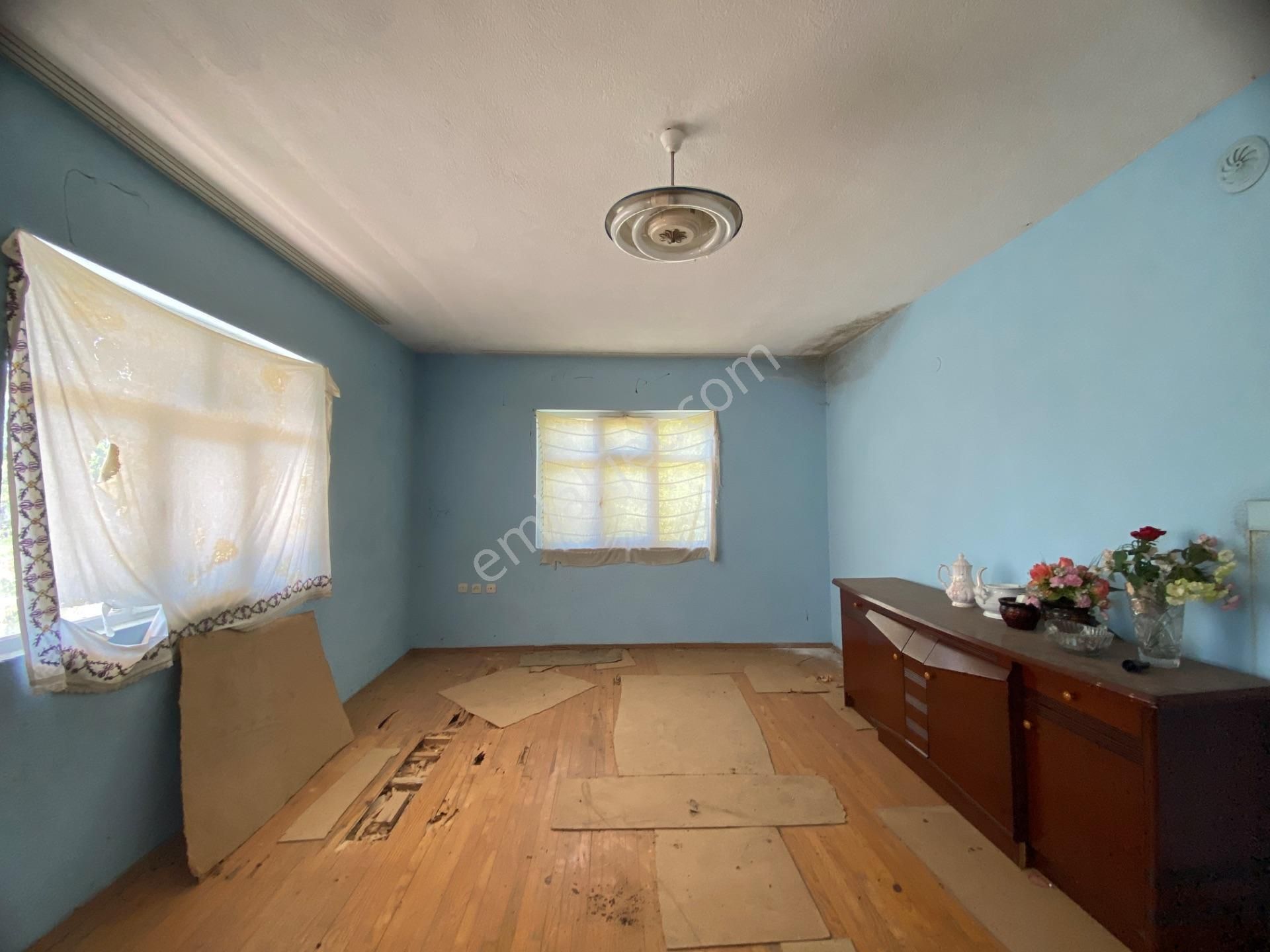 Bergama Kozak Karaveliler’de Satılık Köy Evi Ve Arsası - Görsel 18