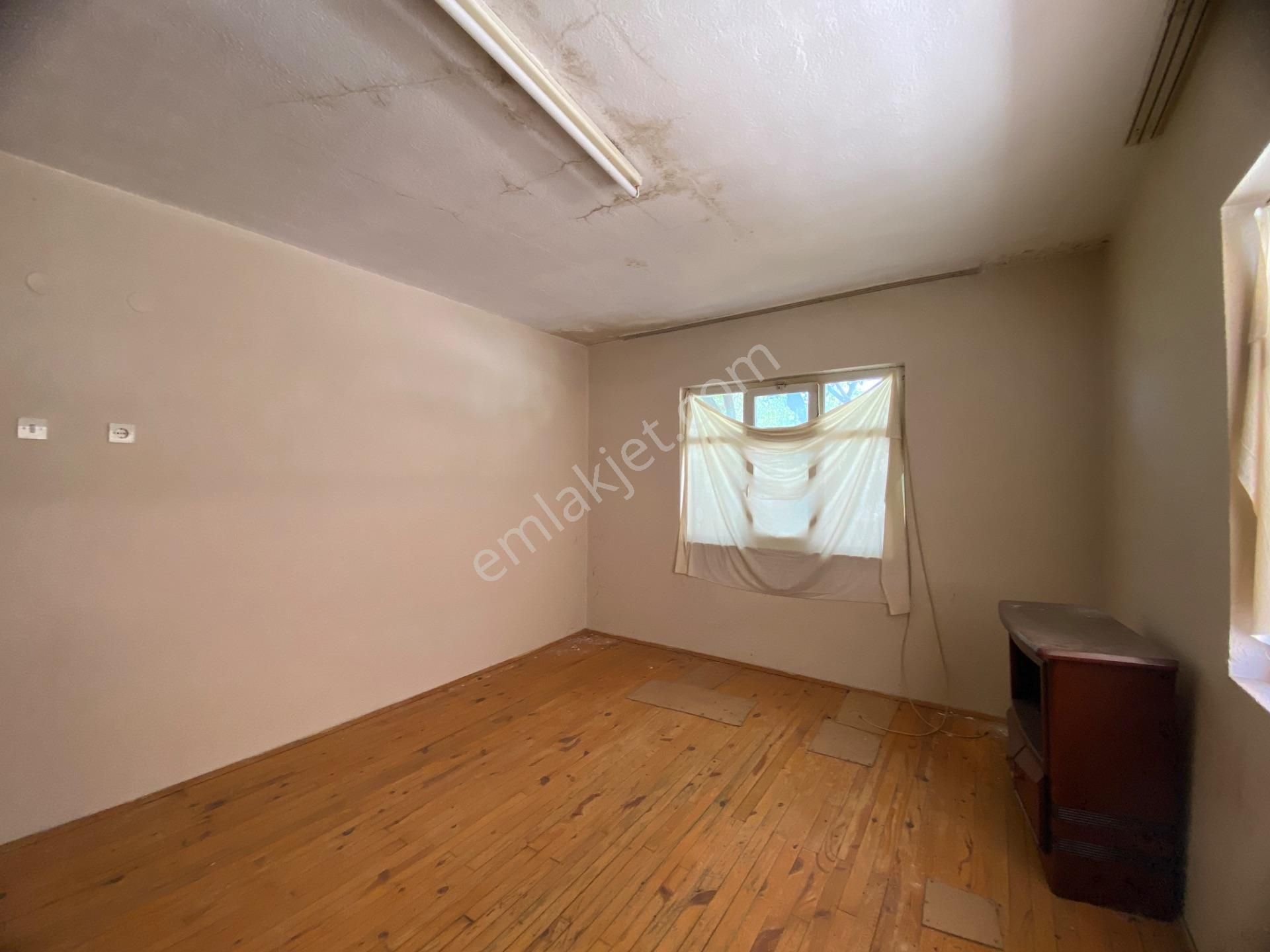 Bergama Kozak Karaveliler’de Satılık Köy Evi Ve Arsası - Görsel 7