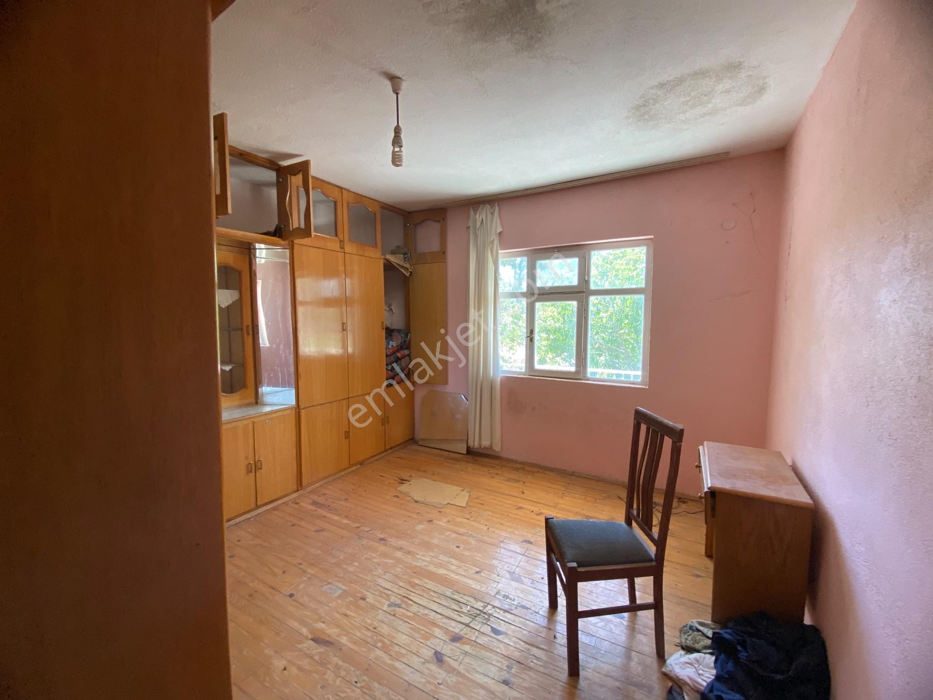 Bergama Kozak Karaveliler’de Satılık Köy Evi Ve Arsası - Görsel 22