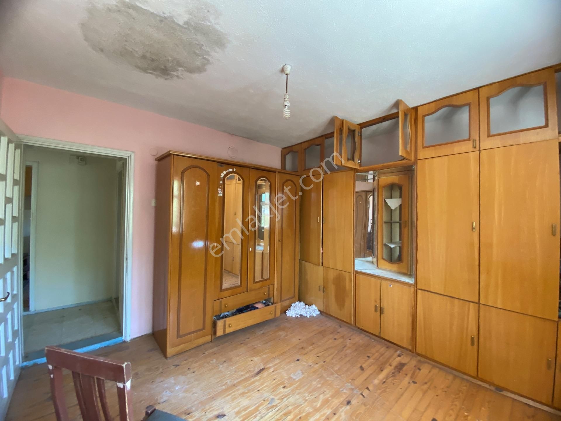 Bergama Kozak Karaveliler’de Satılık Köy Evi Ve Arsası - Görsel 23