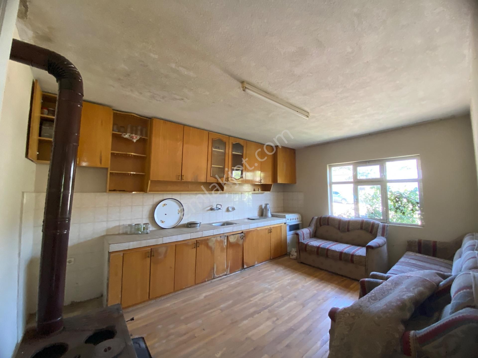 Bergama Kozak Karaveliler’de Satılık Köy Evi Ve Arsası - Görsel 11