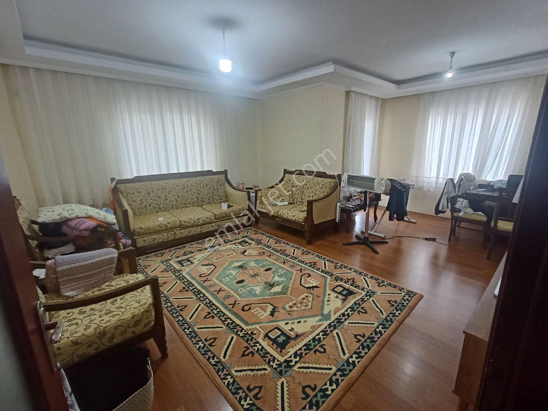 Antalya Konyaaltı Hurma'da 2+1 Havuzlu İkinci Kat Ayrı Mutfaklı Satılık Daire