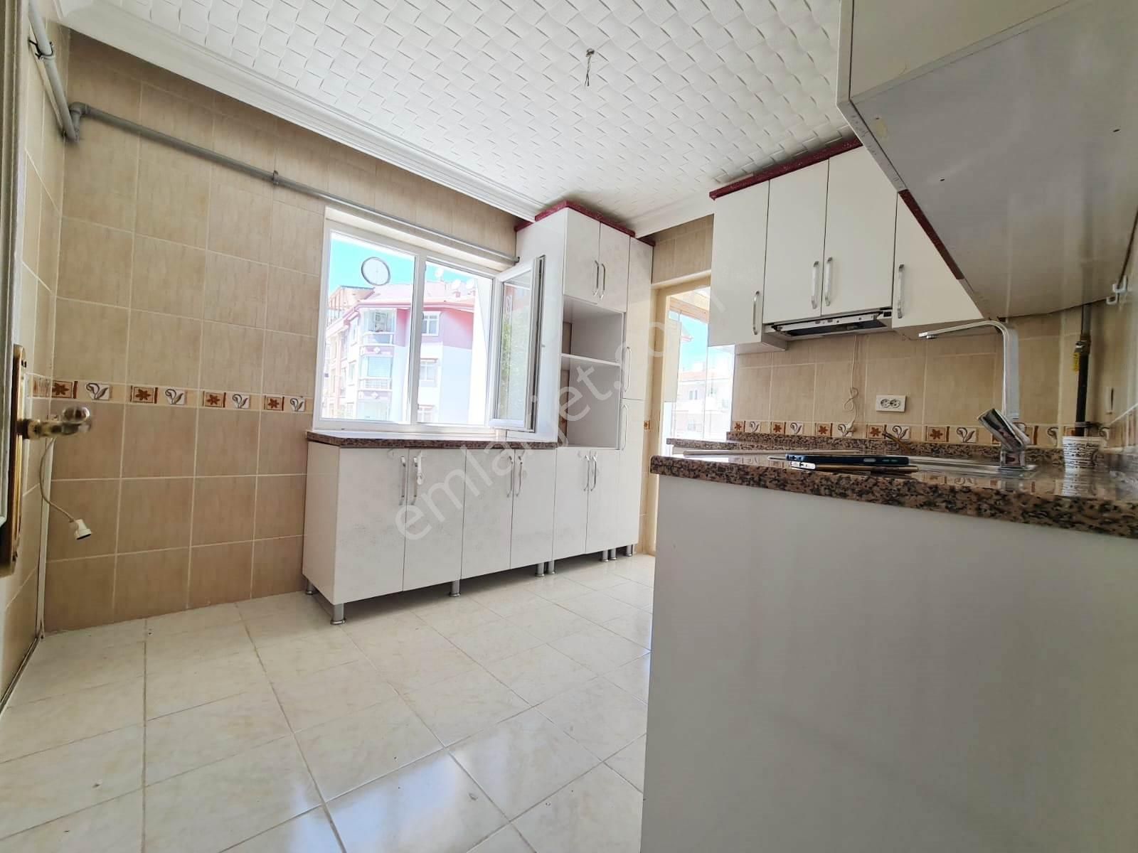Piyade Mh. Anayola Yakın Ön Cephe Cam Balkonlu Full Yapılı 3+1