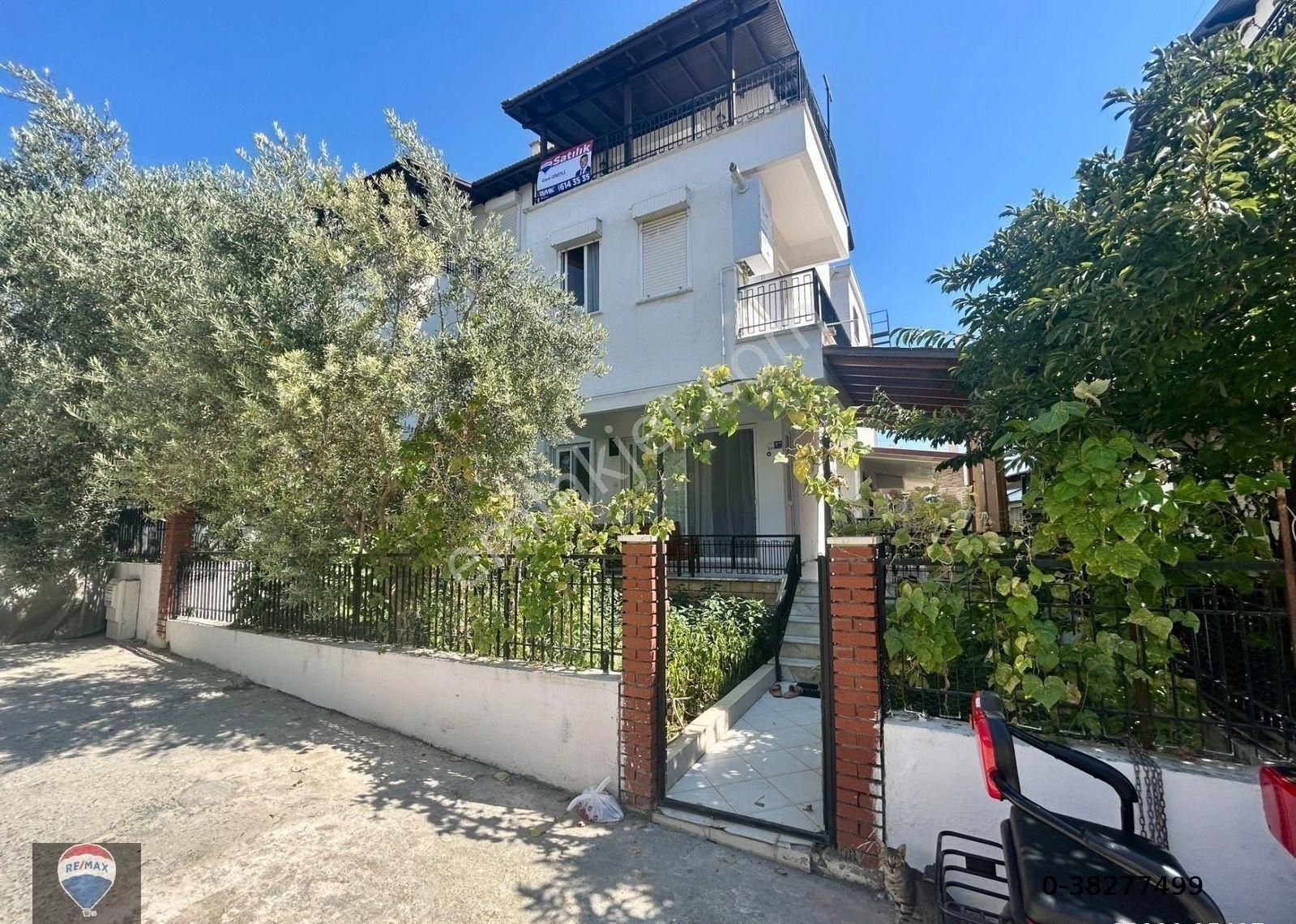 Kuşadası Karaova Mevkii Kuşar Sitesi Bakımlı Yazlık Satışta...