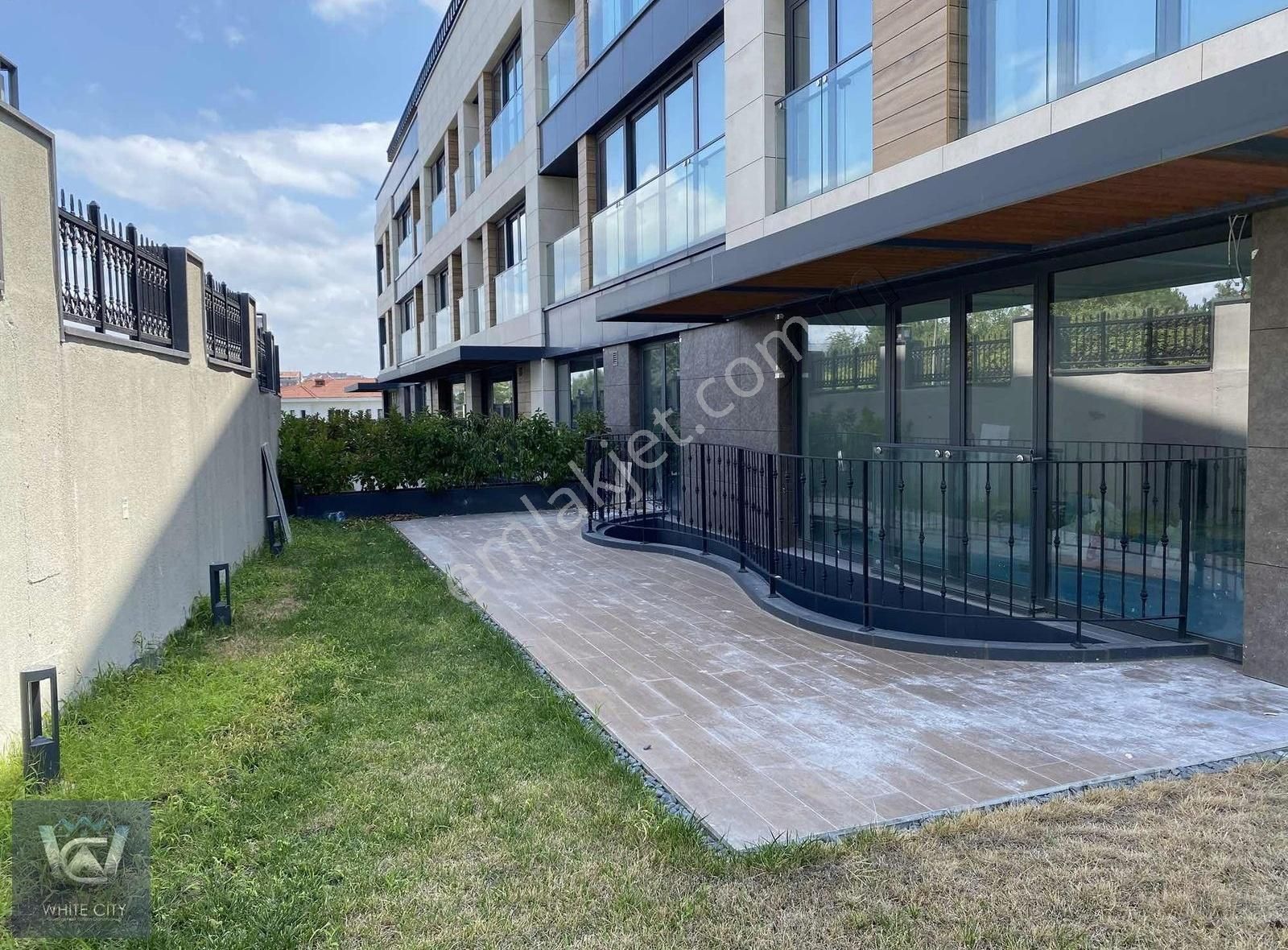 Kiralık Selenyum Park Sitesinde 3.5+1 Bahçeli Ters Dubleks