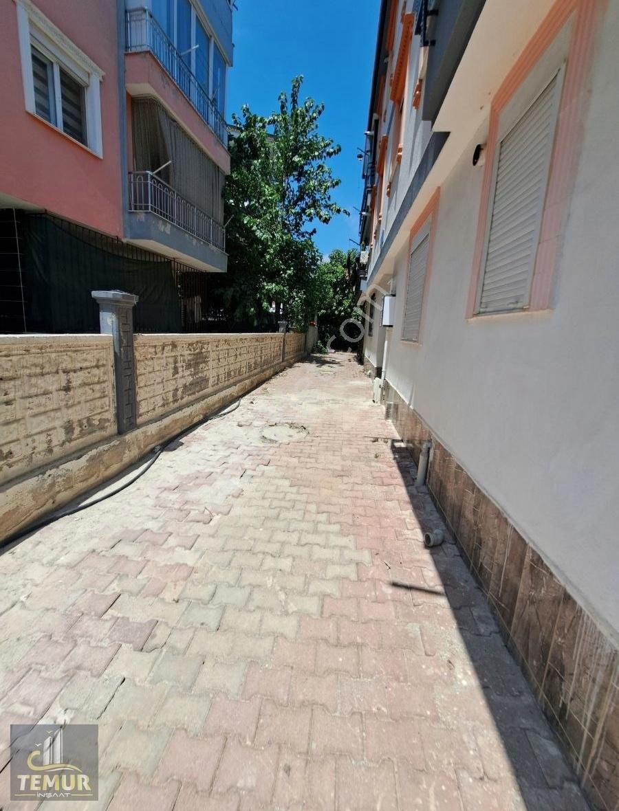 Hüsnü Karakaş Mahallesinde Masrafsız Geniş Hastane Yakını 2+1