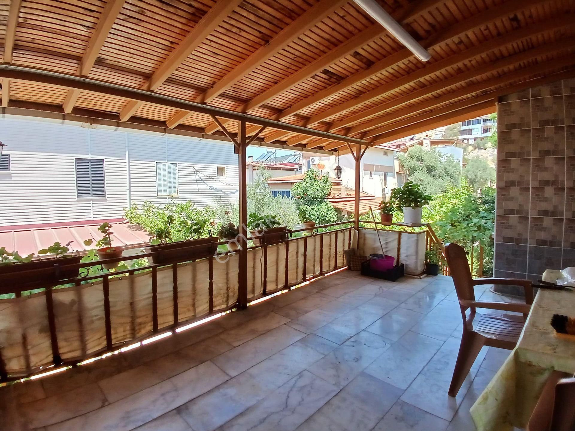 Re/max Cool'dan Kerem Sitesinde Deniz Manzaralı 3+1 İkiz Villa - Görsel 14