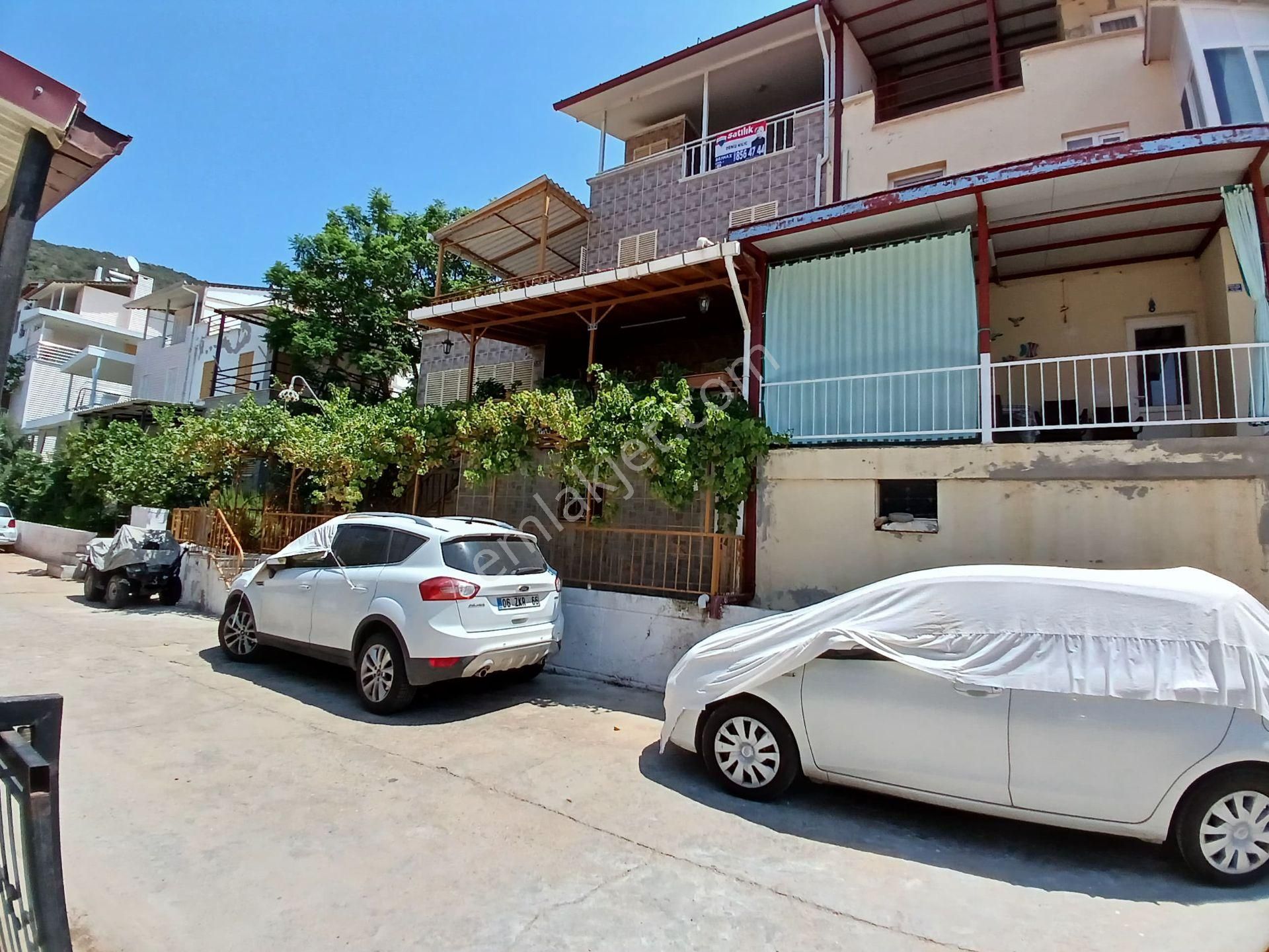 Re/max Cool'dan Kerem Sitesinde Deniz Manzaralı 3+1 İkiz Villa - Görsel 4