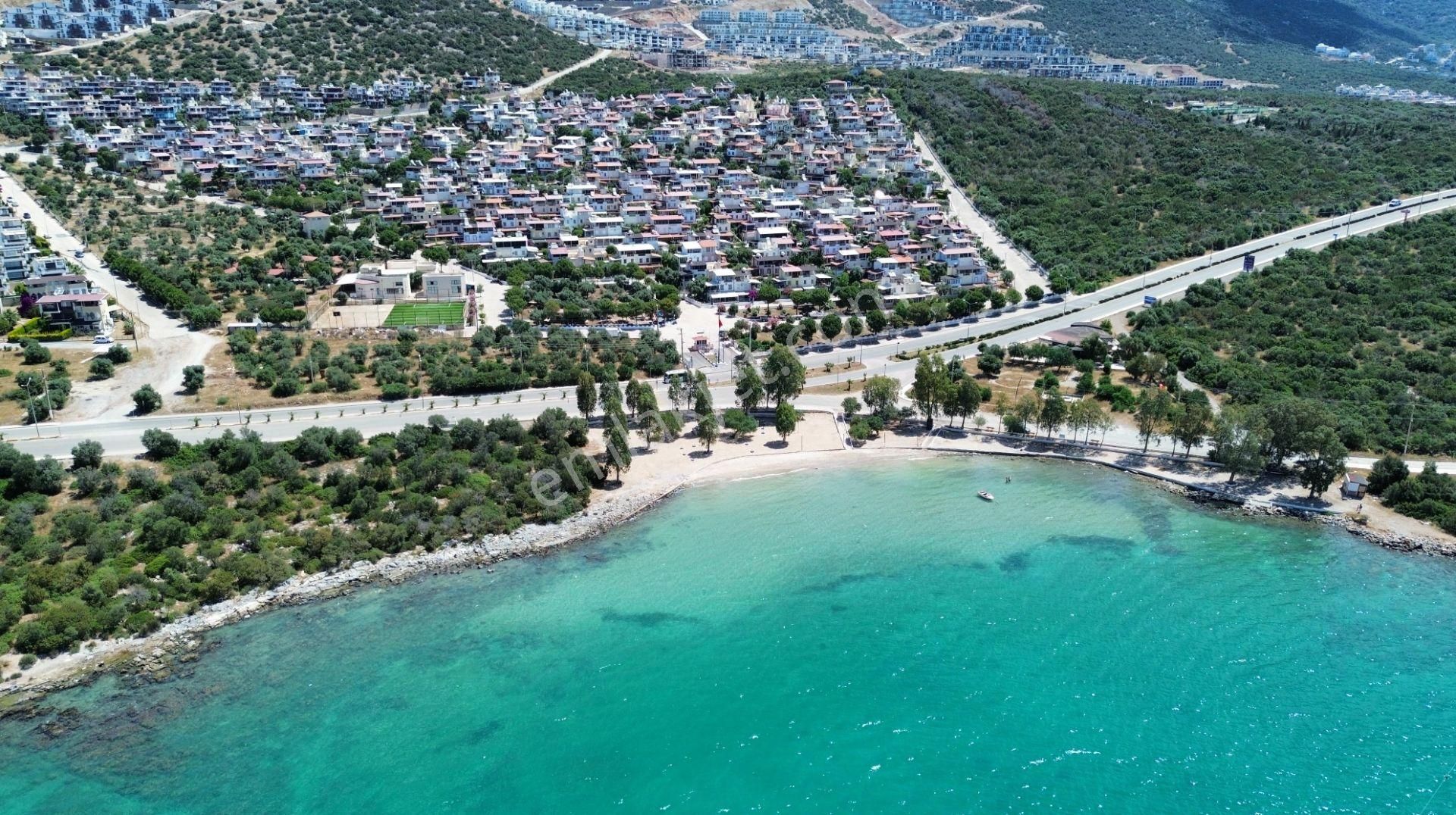 Re/max Cool'dan Kerem Sitesinde Deniz Manzaralı 3+1 İkiz Villa