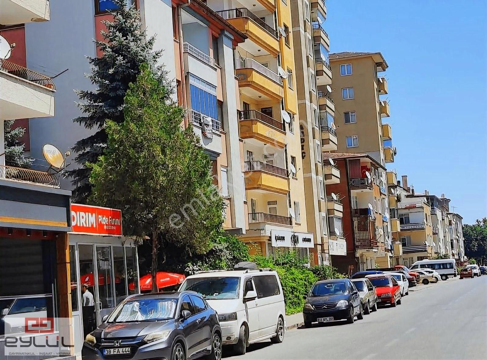 Fevzi Çakmak Mahallesi'nde Full Yapılı Bahçeli Kiralık 3+1
