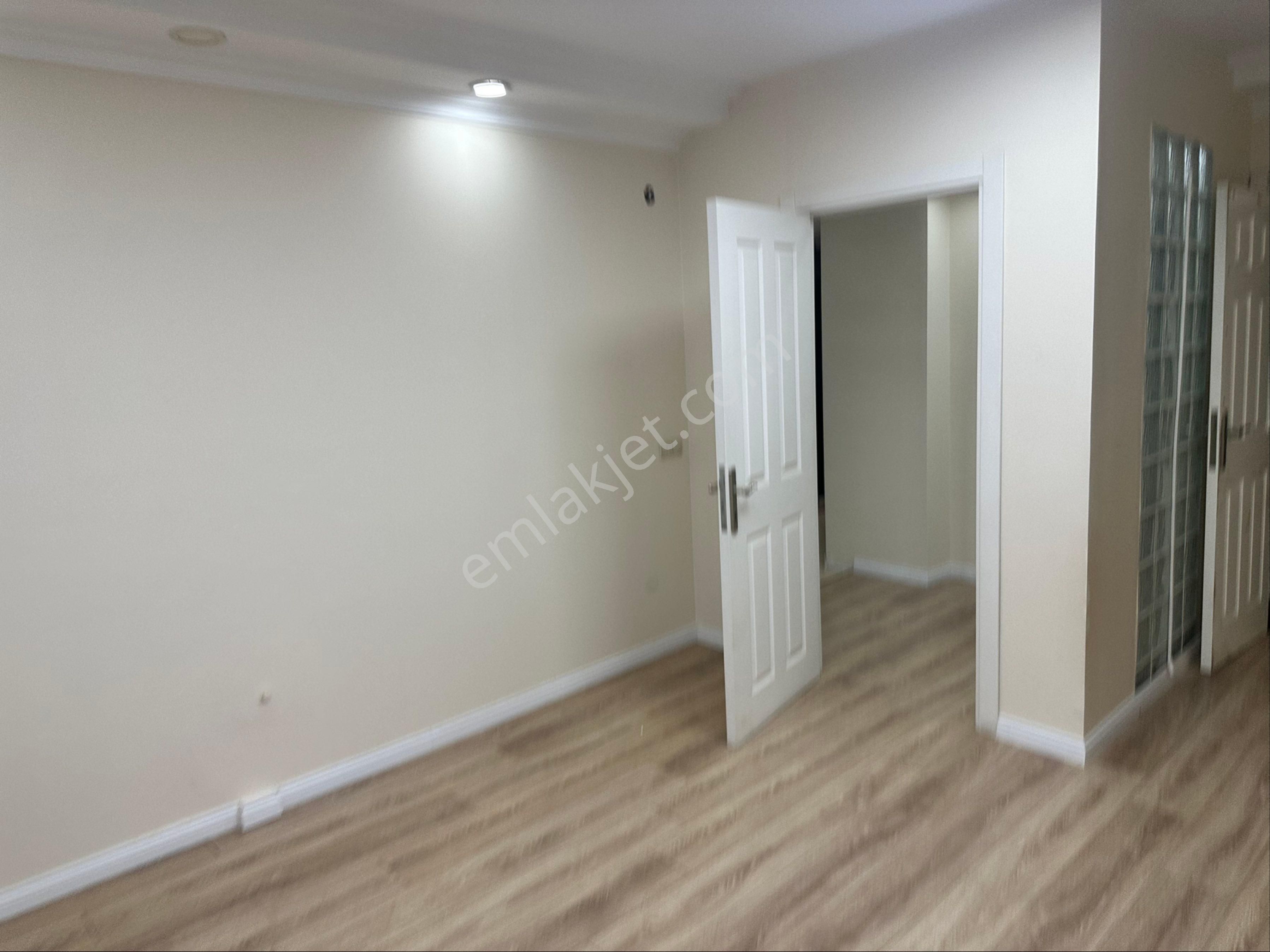 Bayrampaşa Merkez Atışalanı Caddesi Üzerinde 3+1 Daire - Görsel 24