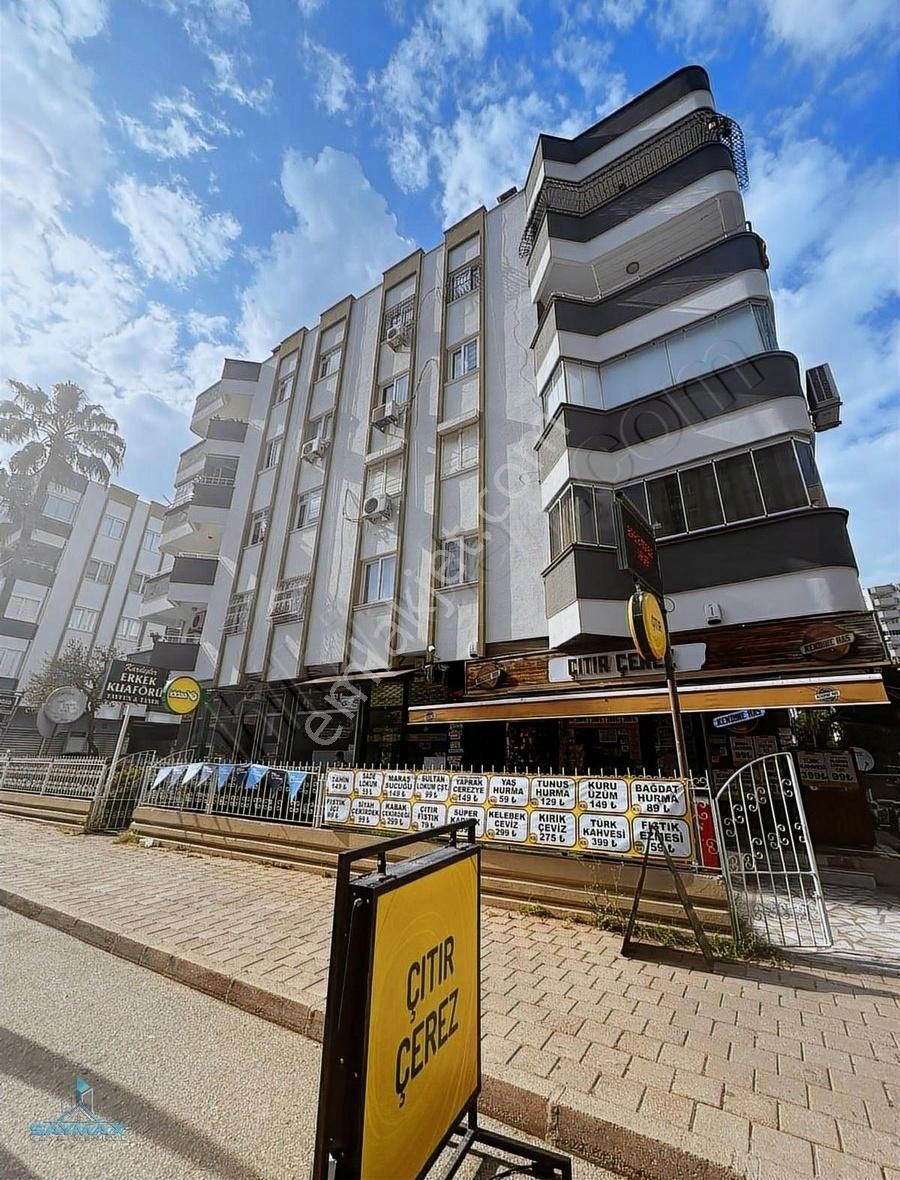 Beyazevler Mah.kaktüs Cafe Yakını 23 M2 Satılık İşyeri..........
