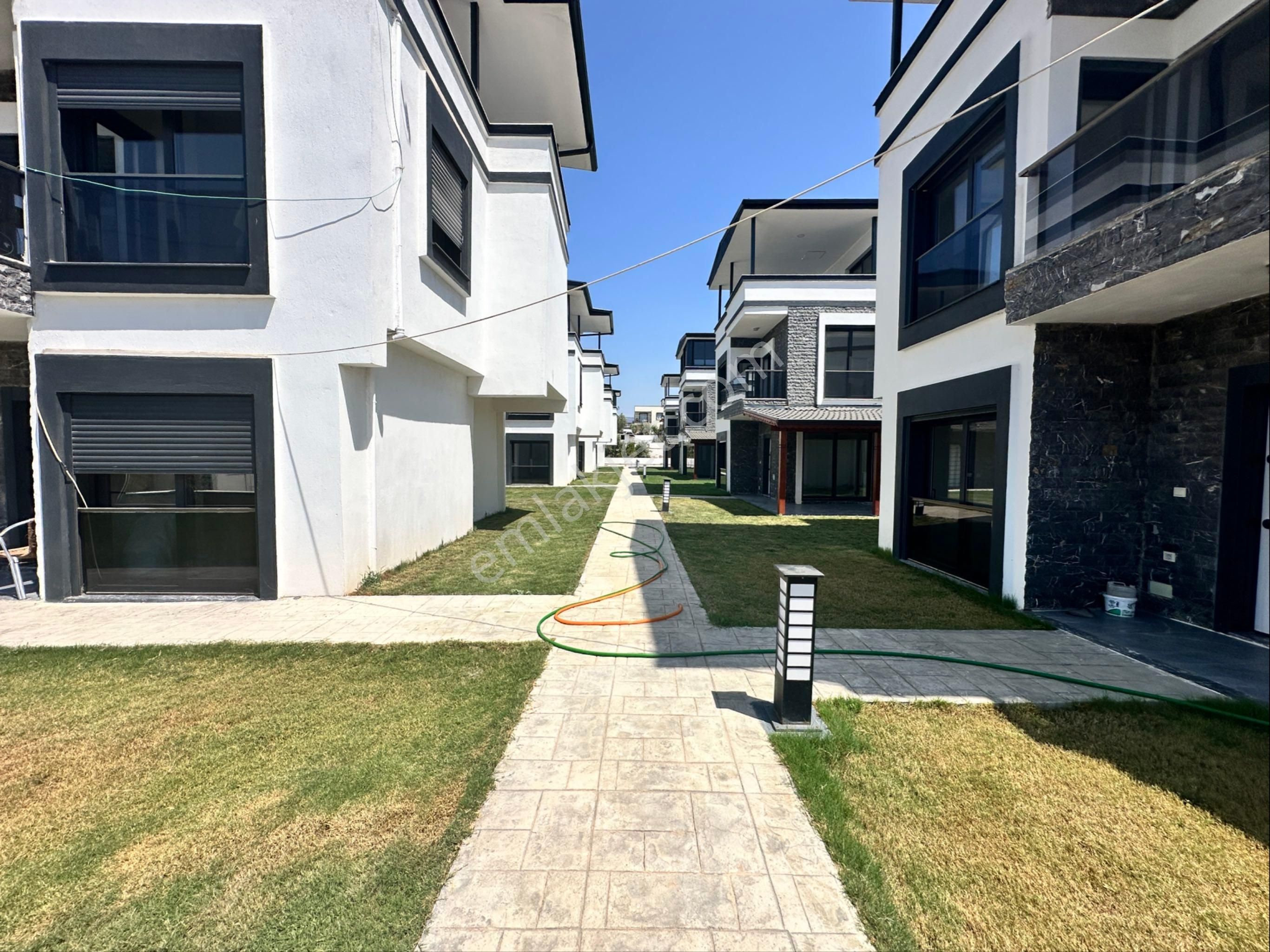 Doğanbey’de Satılık 3+1 Havuzlu Sitede Yazlık Villa / Son Villalar - Görsel 4