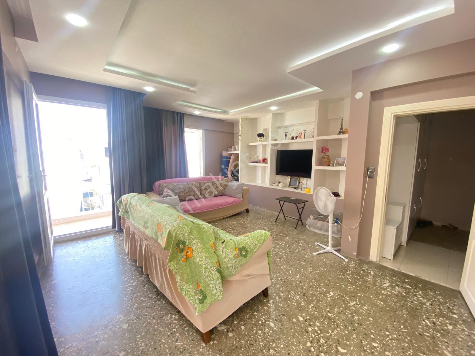 Prestij'den Pirireis'te Geniş Oturumlu Temiz 3+1 Daire