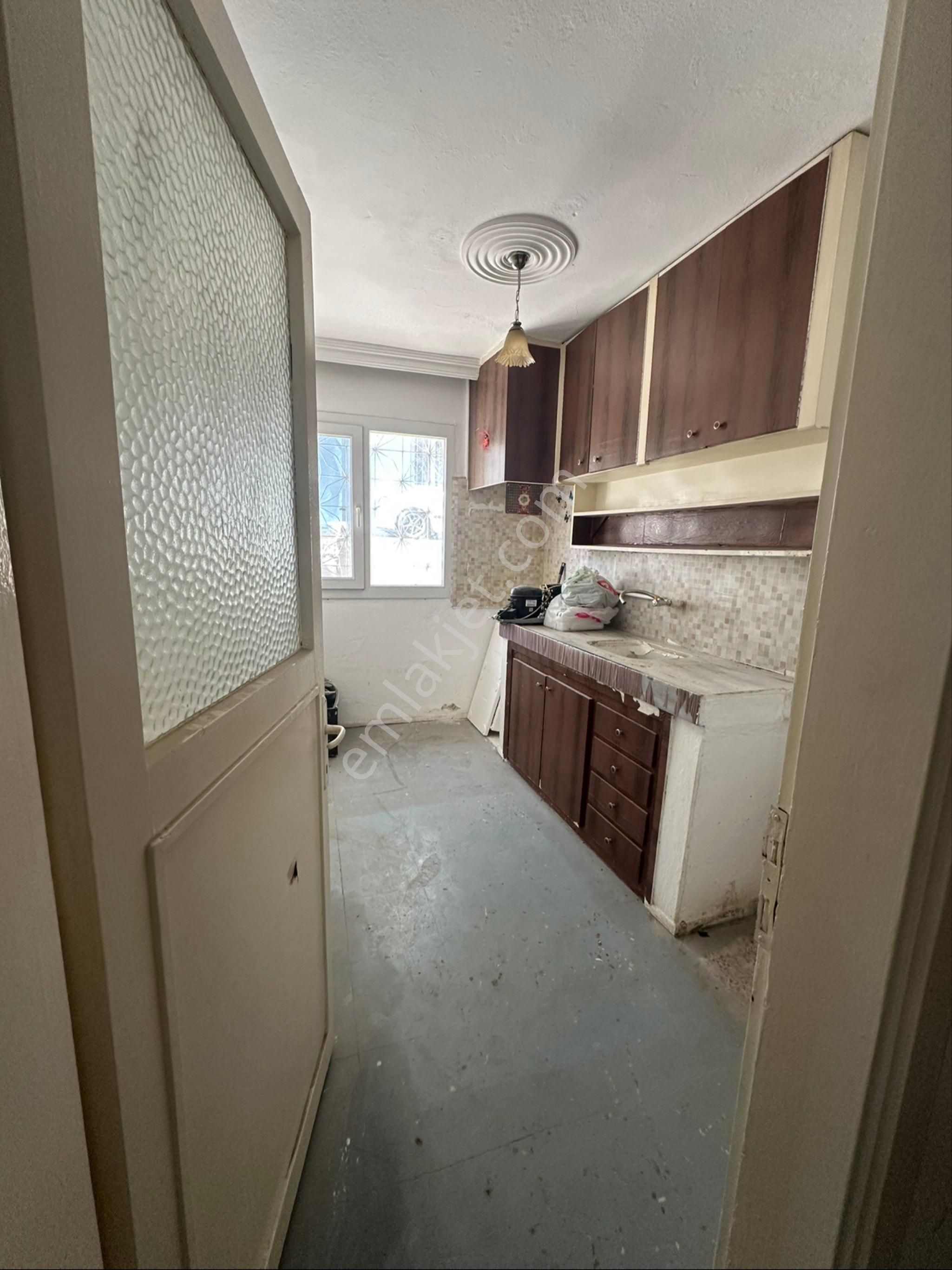 Bayraklı’da Satılık 2 Katlı Bina - Görsel 8