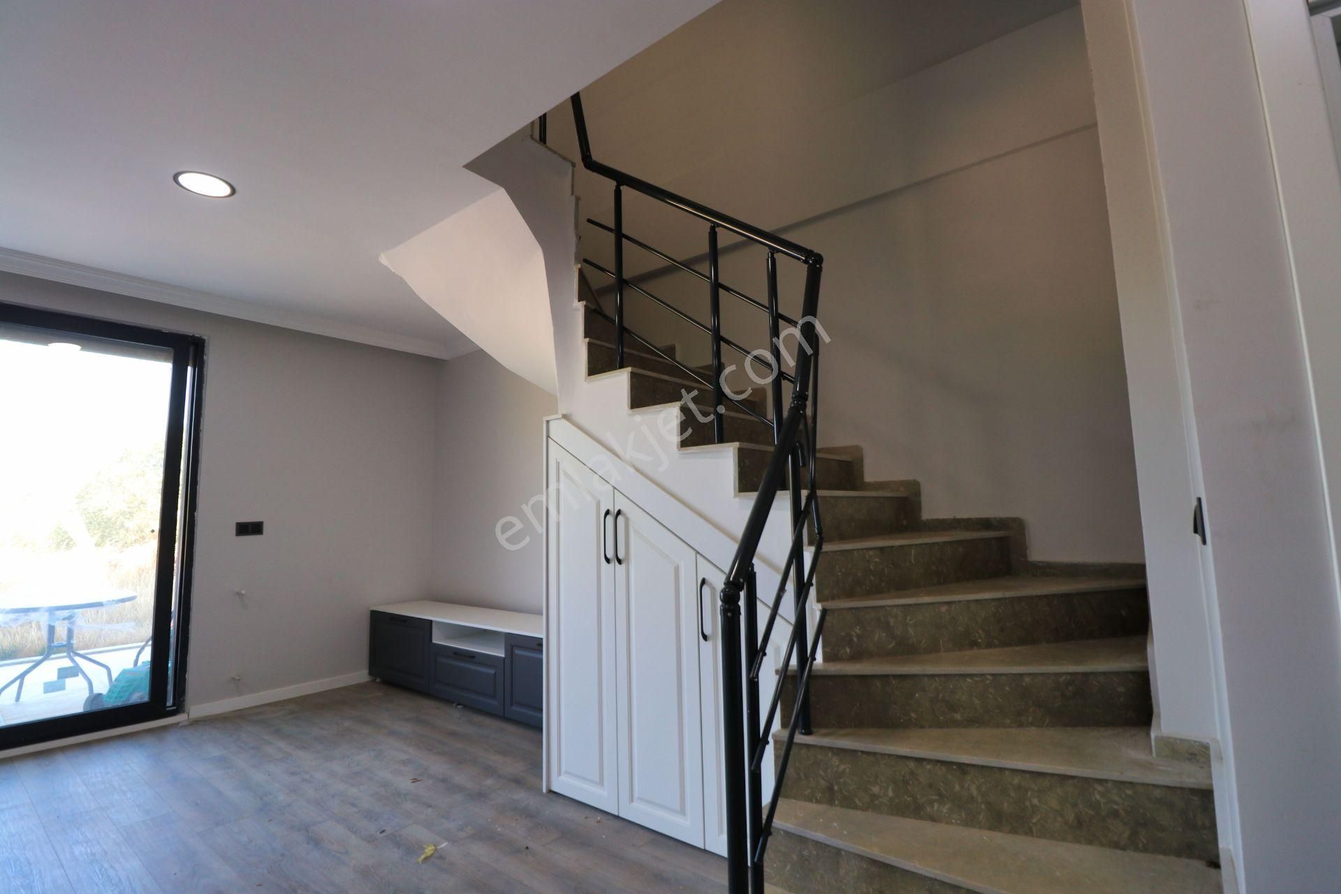 🛑🛑 Aktif'ten Gürede Satılık Dağ Manzaralı Otoaparklı Şık Tasarımlı Denize Yakın 4+1 Villa - Görsel 14