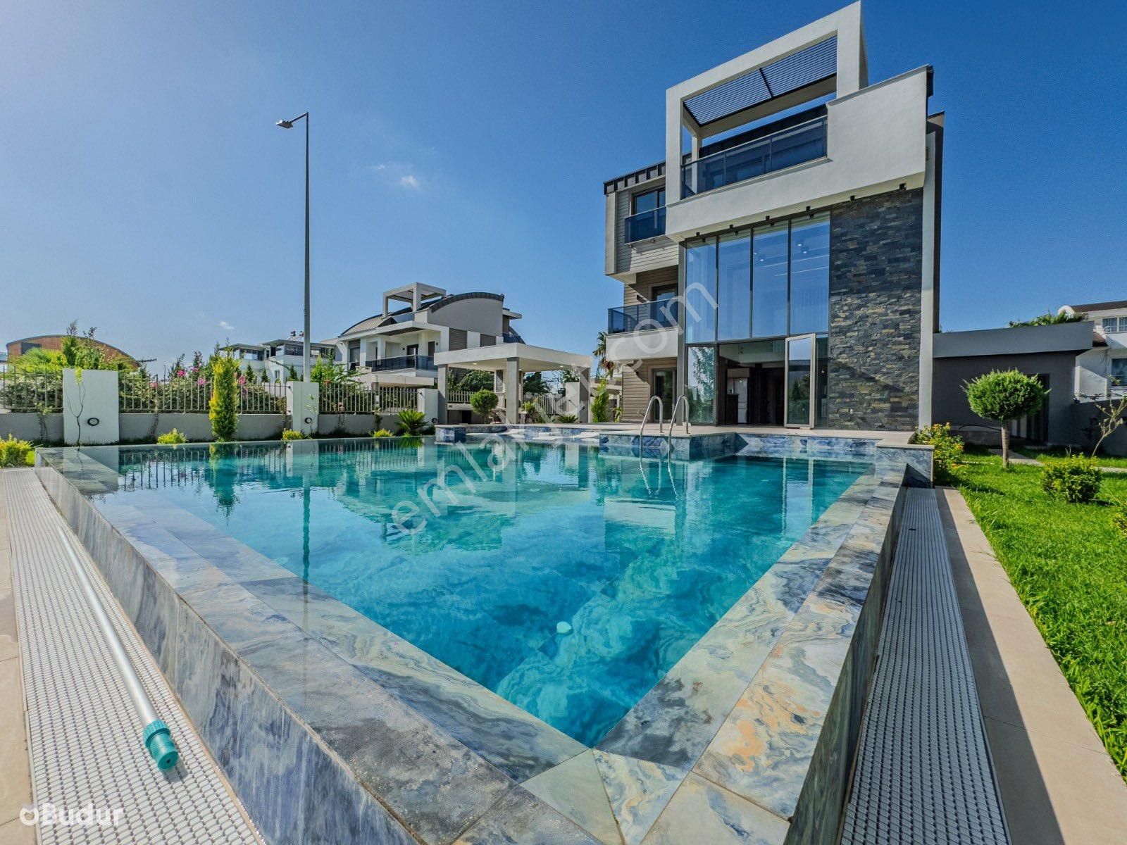 Vatandaşlığa Uygun Antalya Kadriye-belek’te Özel Havuzlu Ultra Lüx Tripleks Villa - Görsel 2