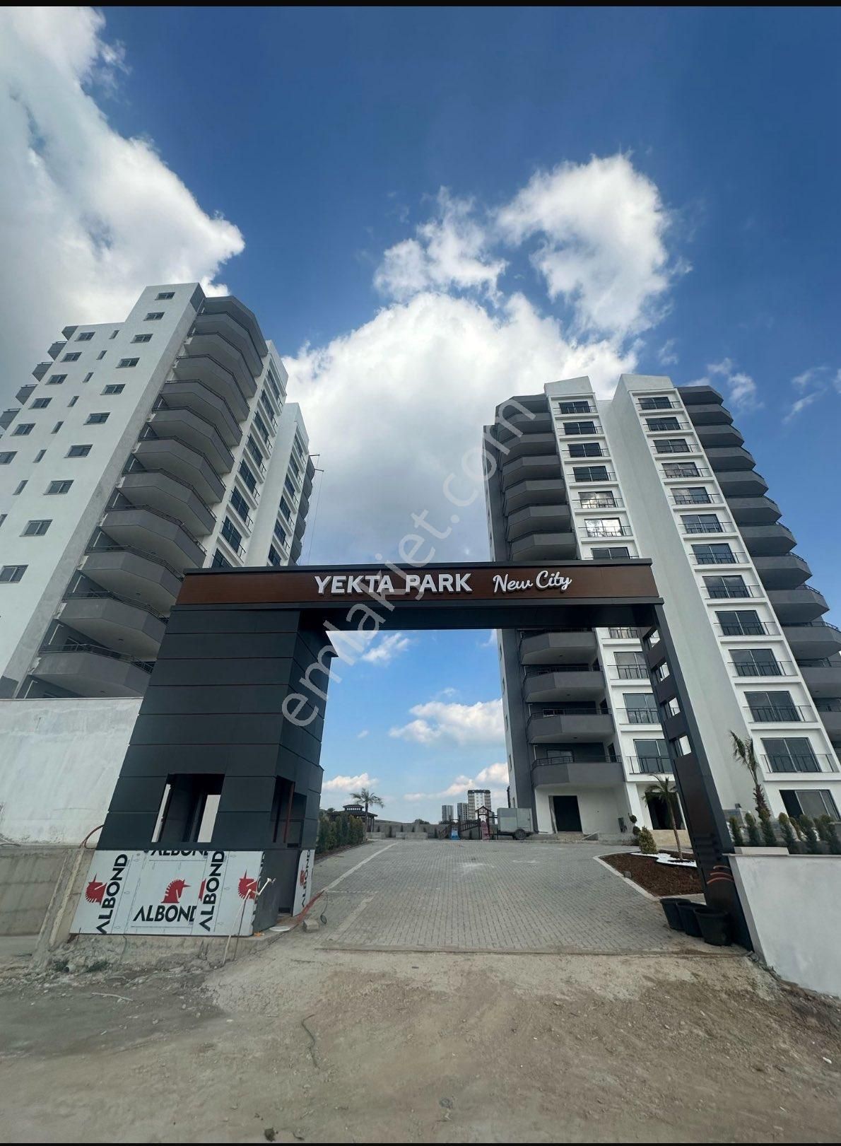 Kabasakal Bulvar Üzeri Lüks Site İçerisinde 5+1 Açık Mutfak Çift Banyo Giyinme Odalı Cazip Satılık!!