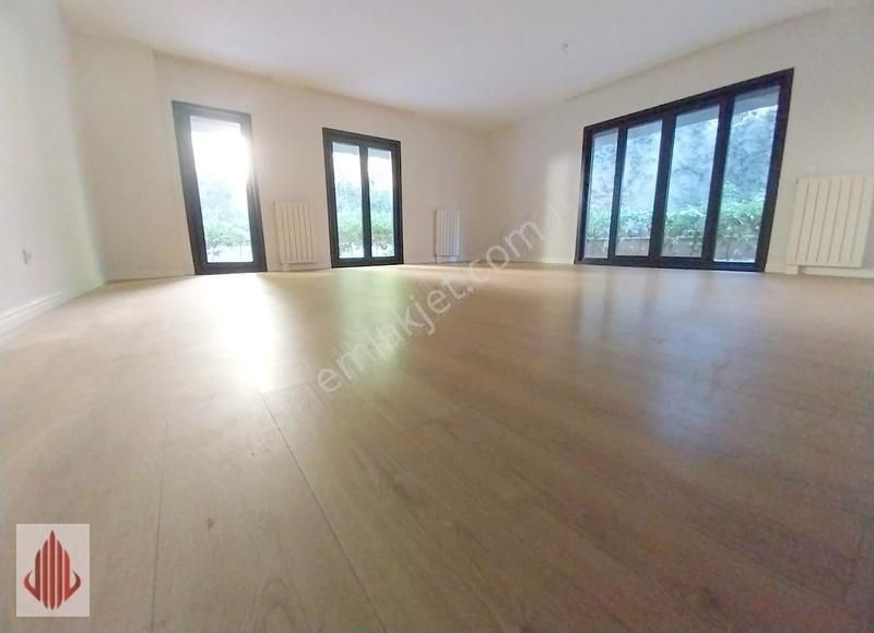 Üsküdar Çengelköy Erguvan Evlerinde Satılık 3+1 Bahçe Katı