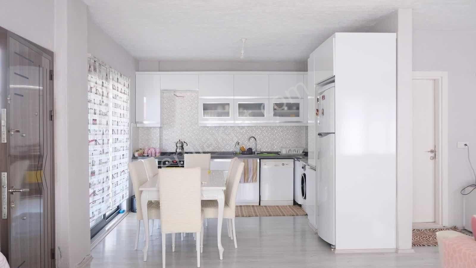 Akçalar'da 4500 M2 Ev Ve Besi Çifliği