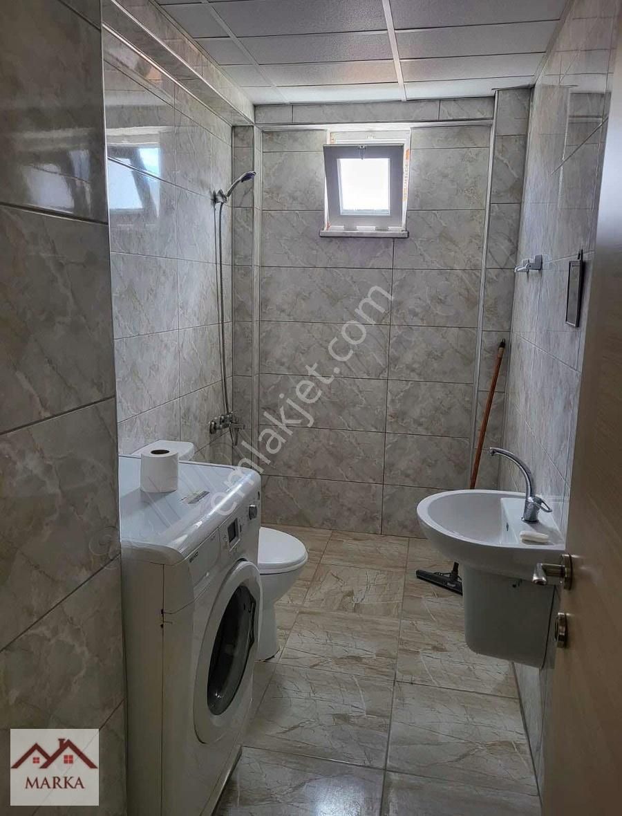 İnci Konutlarında Caddeye Cephe Eşyalı 1+1 Daire