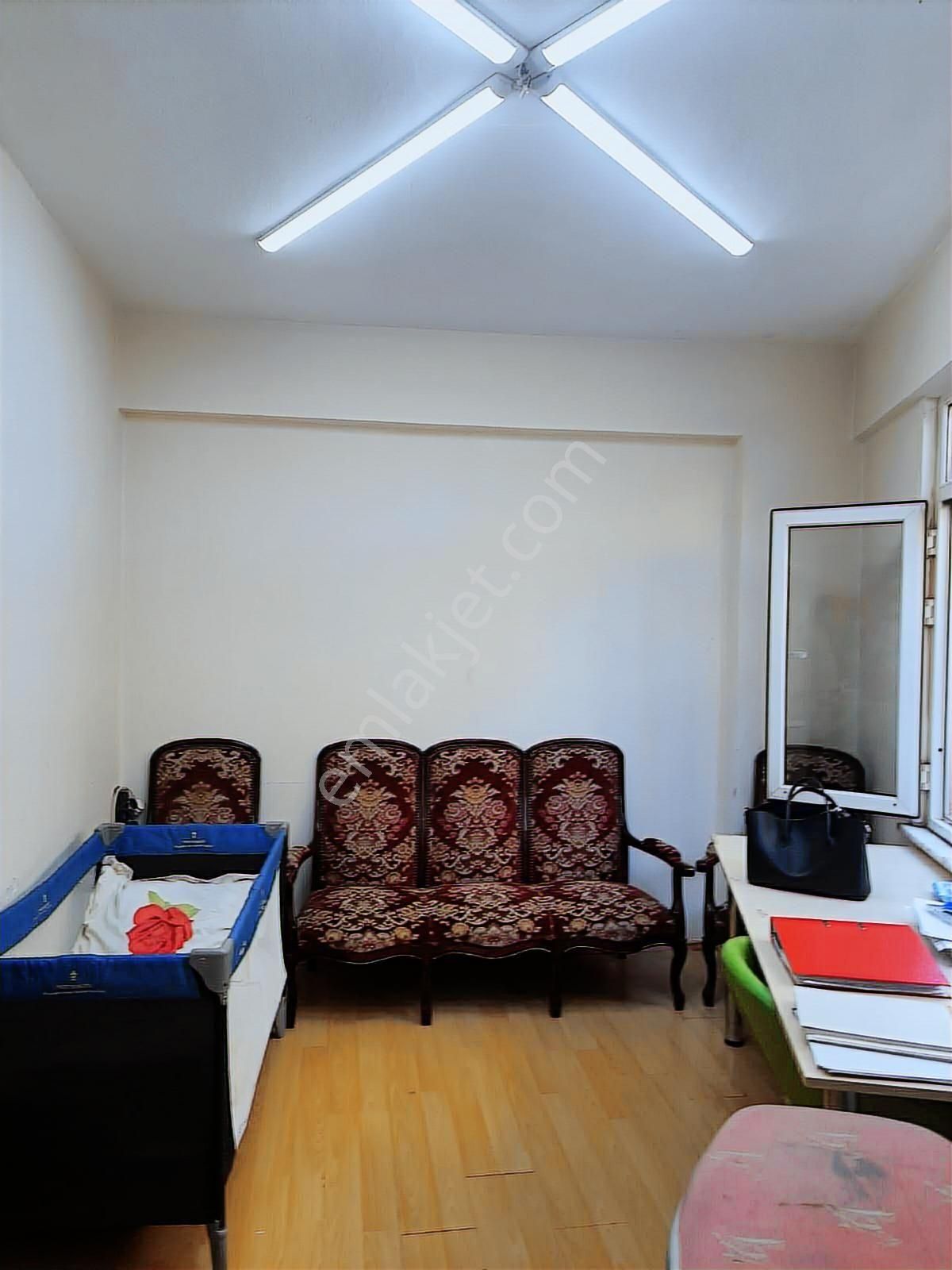 Pendik Uzmanı Cemal Kınay'dan Çarşıda Satılık 1.kat Daire