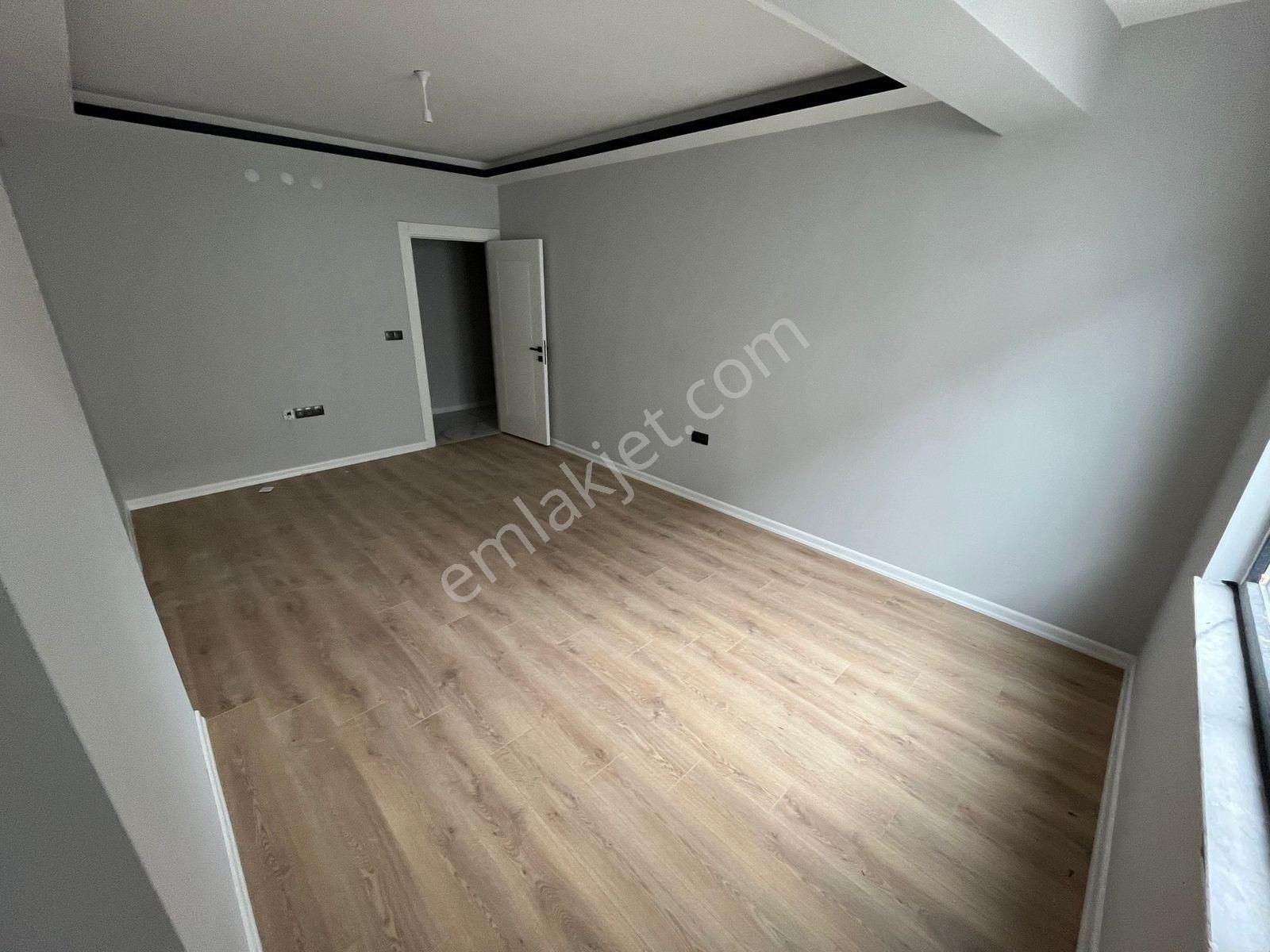 Gazi Yakup Satar Caddesi Arka Sokağında Satılık Sıfır 2+1 Daire