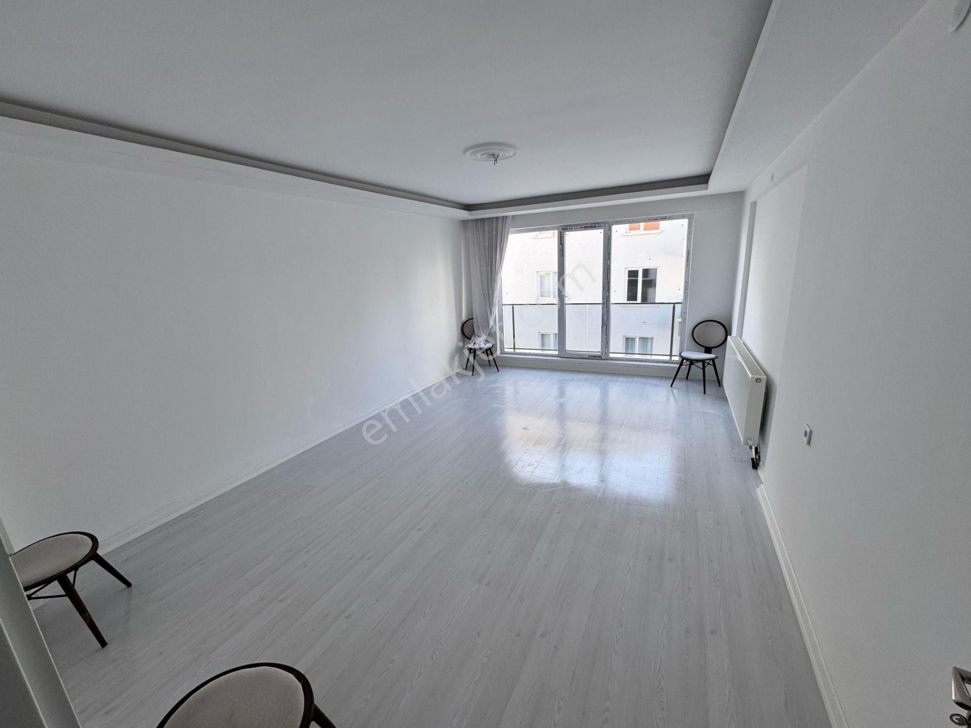 Feridunçelik'te Ada Gross Akbaba Avm Yakını Düzlükte 3+1 130 M2 Satılık Daire !! - Görsel 5