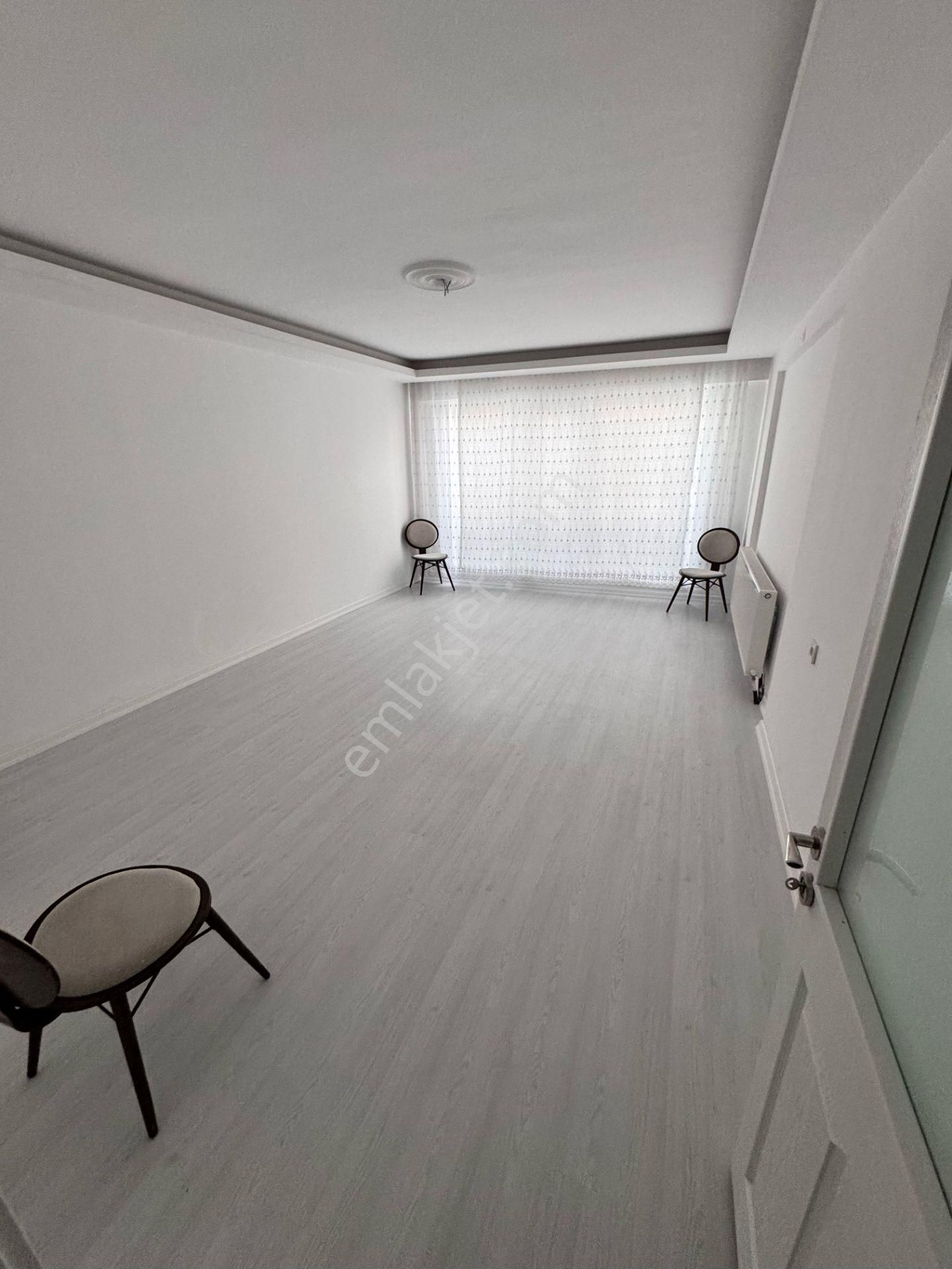 Feridunçelik'te Ada Gross Akbaba Avm Yakını Düzlükte 3+1 130 M2 Satılık Daire !! - Görsel 2